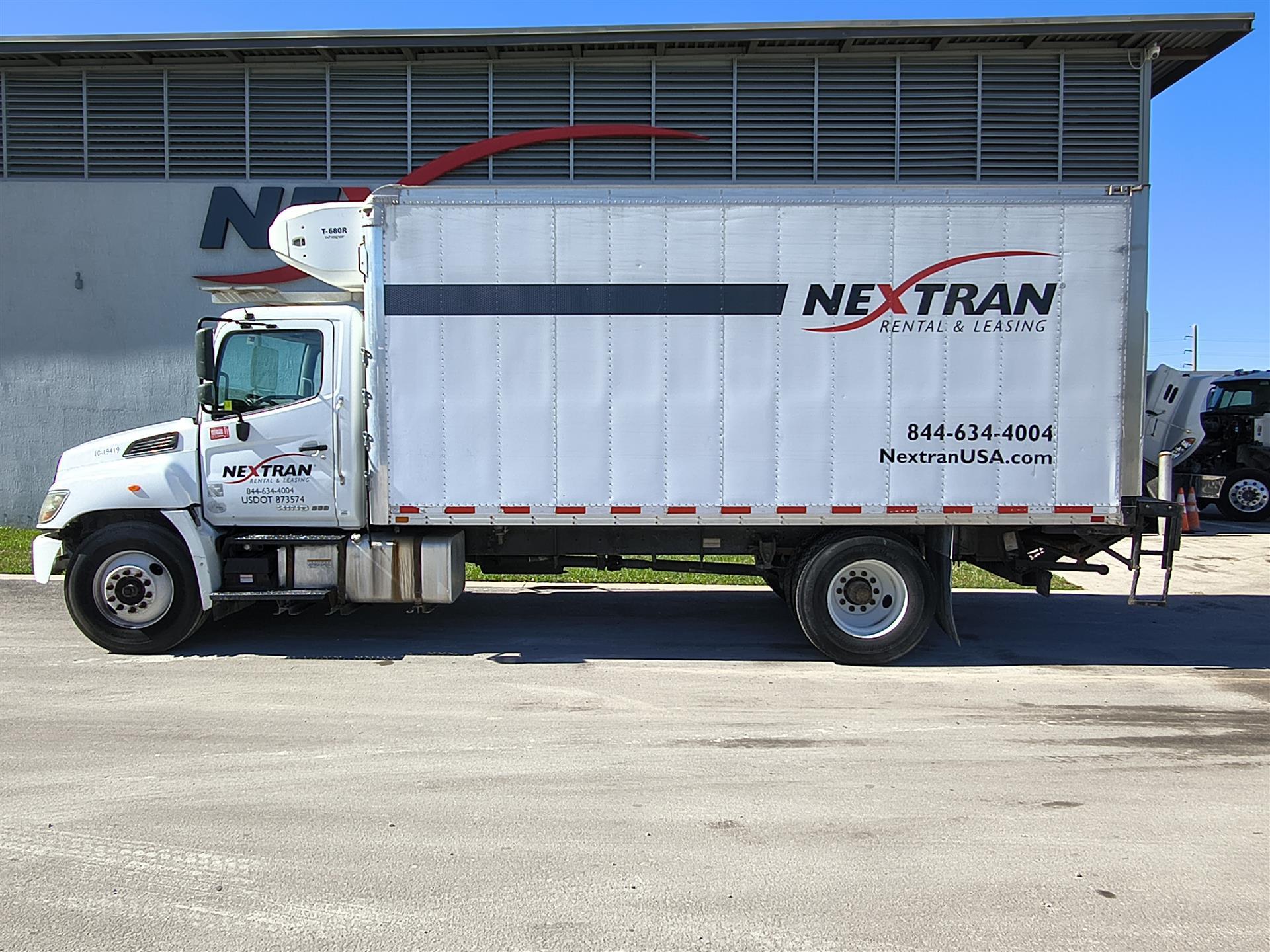 2019 Hino 268 - image 8