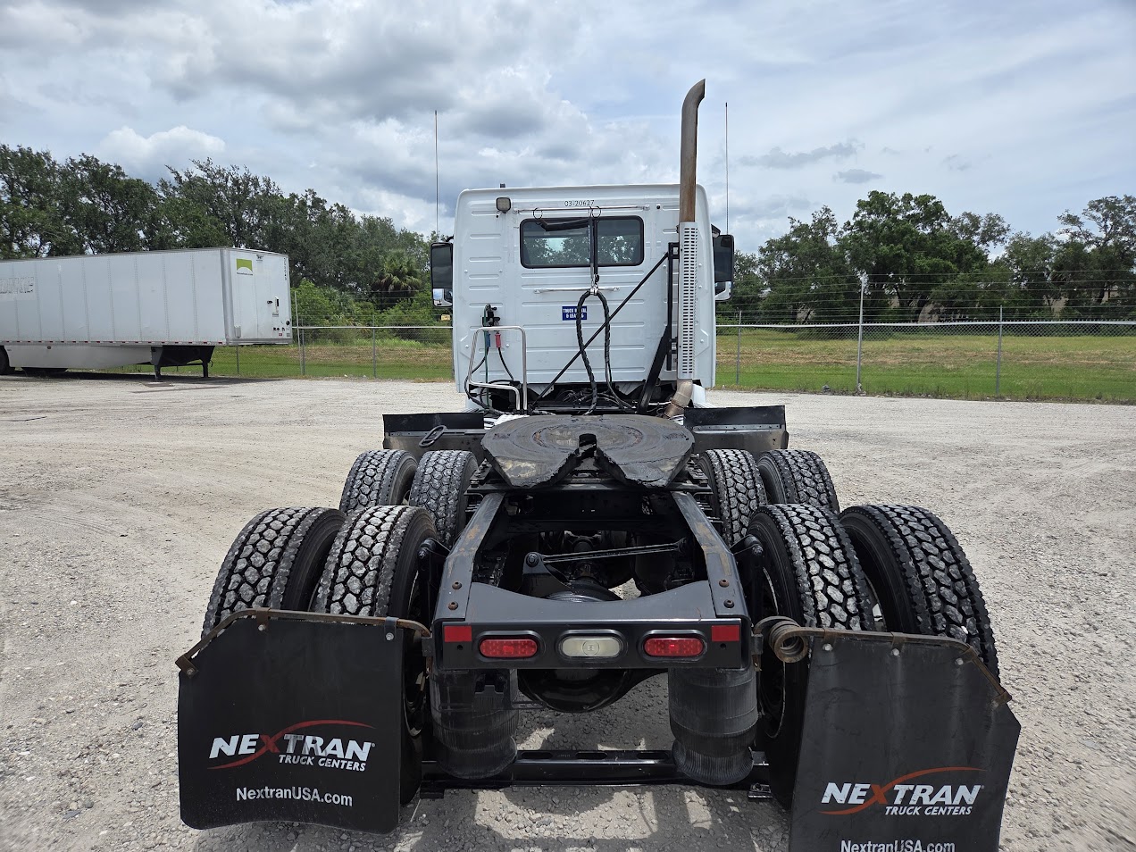 2020 Volvo - image 8