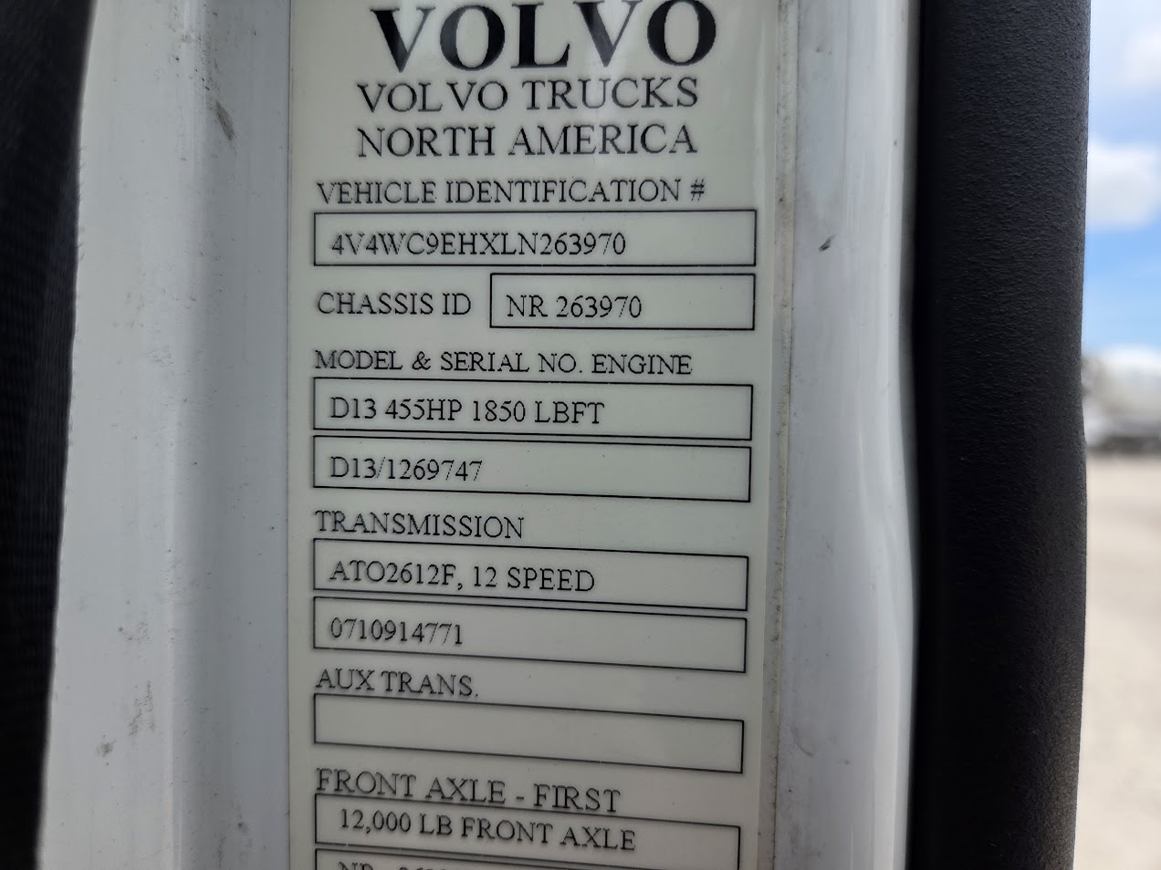 2020 Volvo - image 14