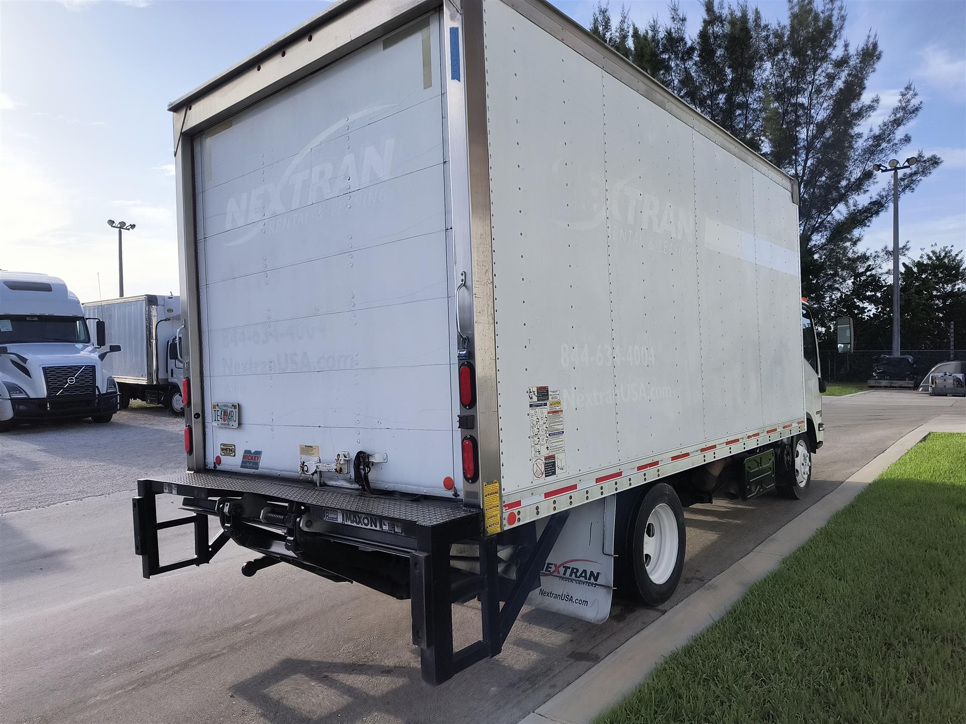 2019 Isuzu NQR - image 5