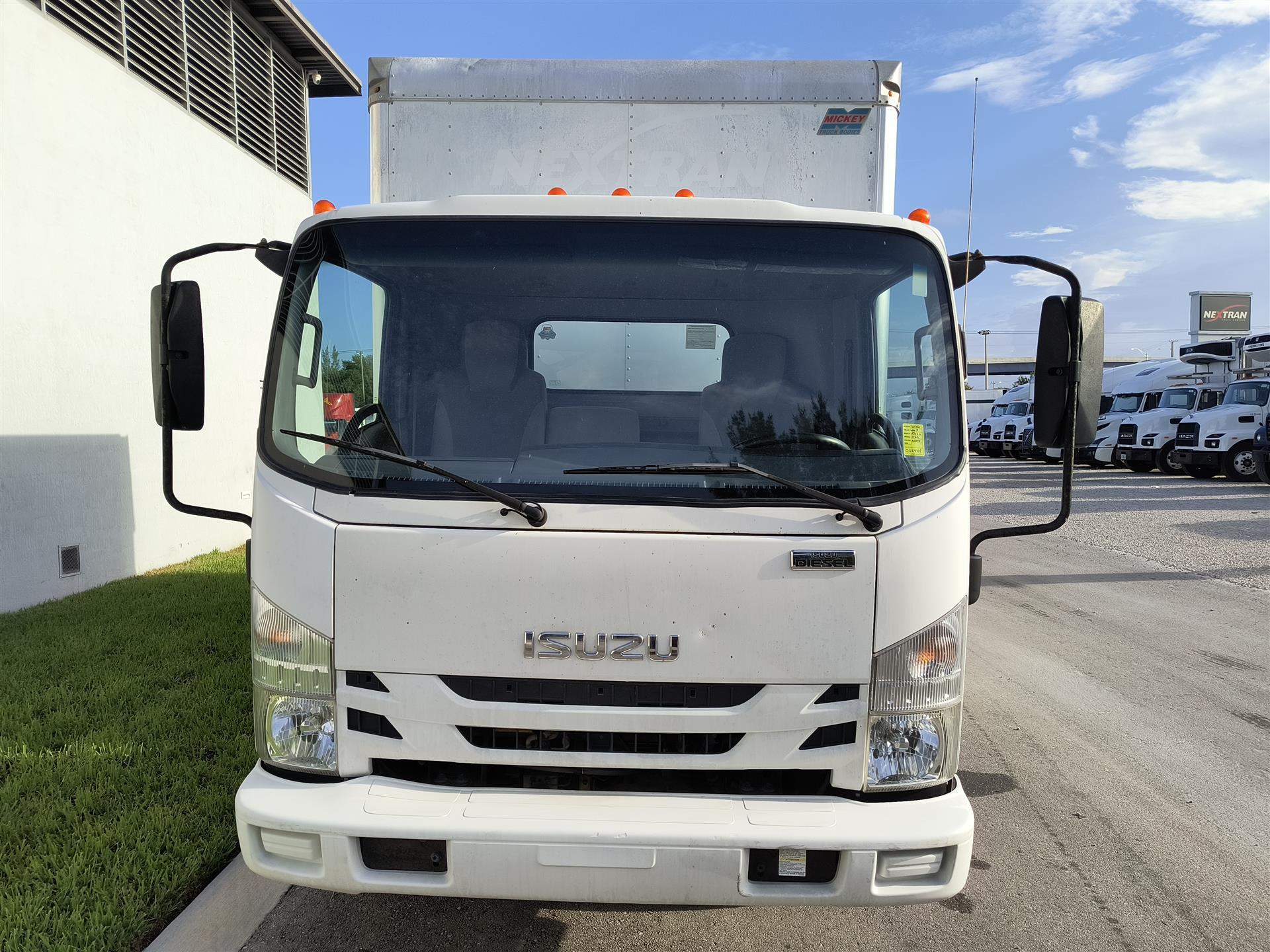 2019 Isuzu NQR - image 3