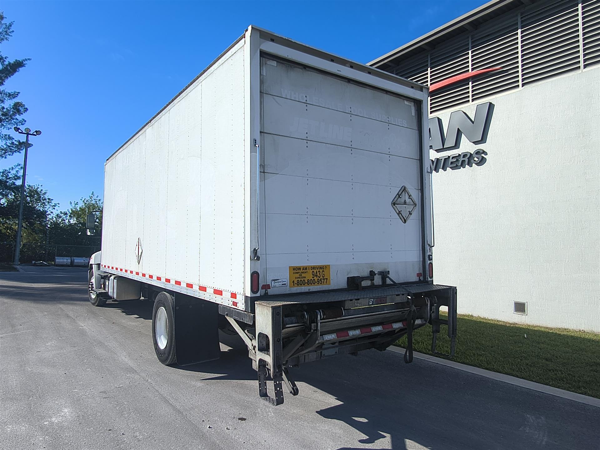 2020 Hino 338 - image 8