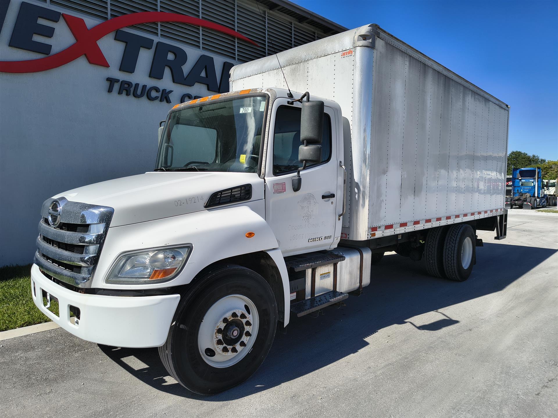 2019 Hino 268 - image 2