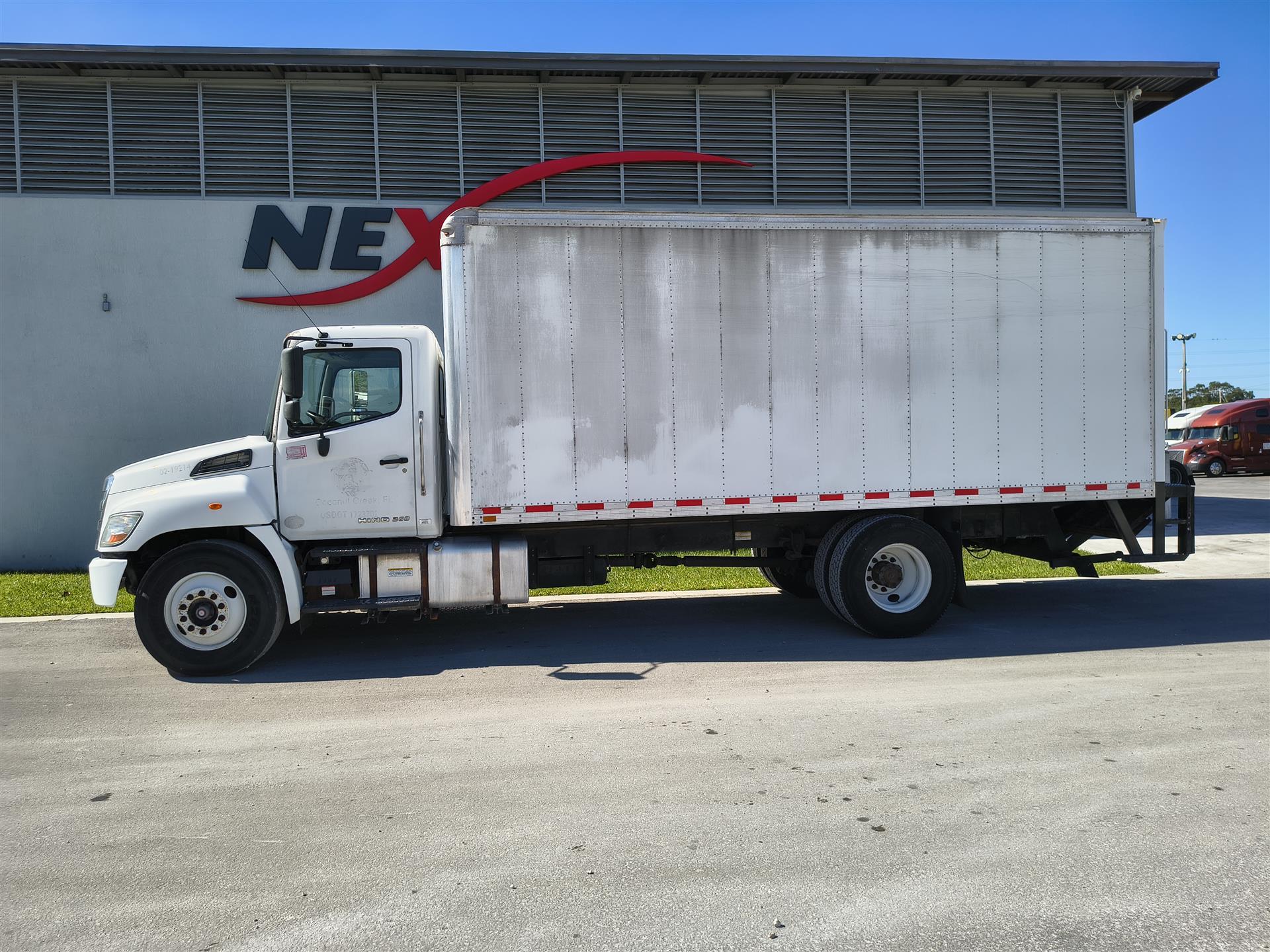 2019 Hino 268 - image 5