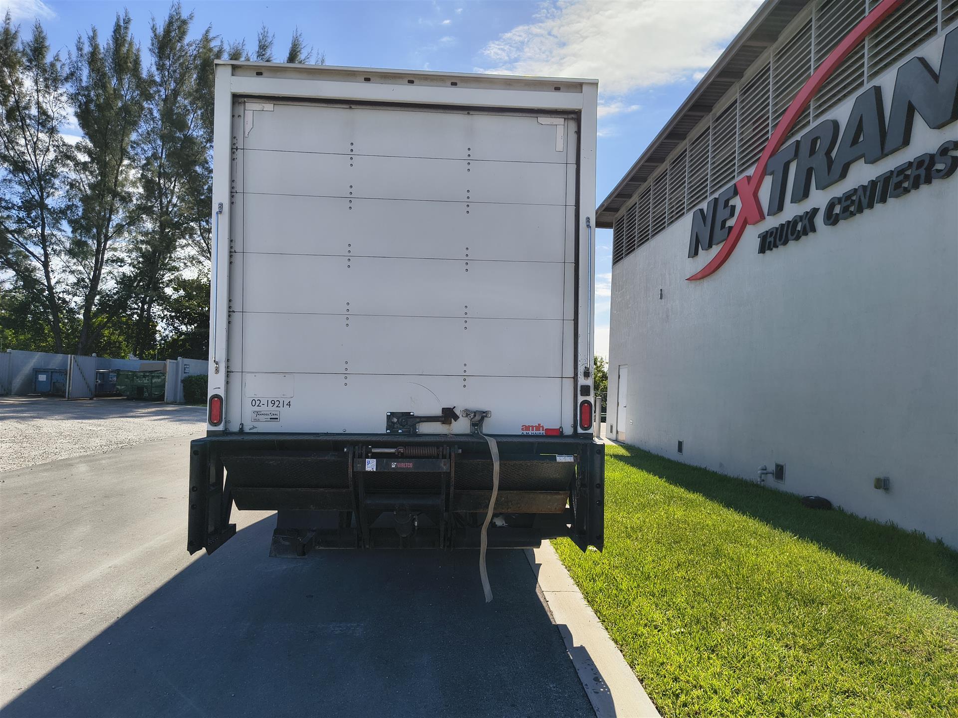 2019 Hino 268 - image 7