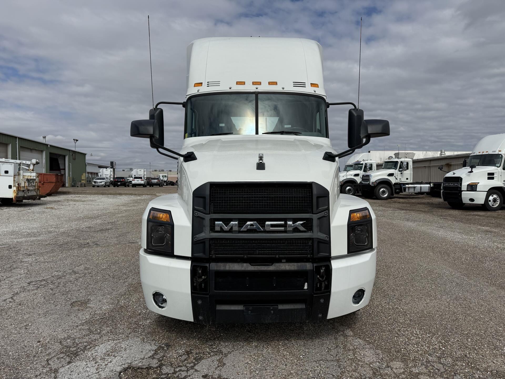 2019 Mack - image 2