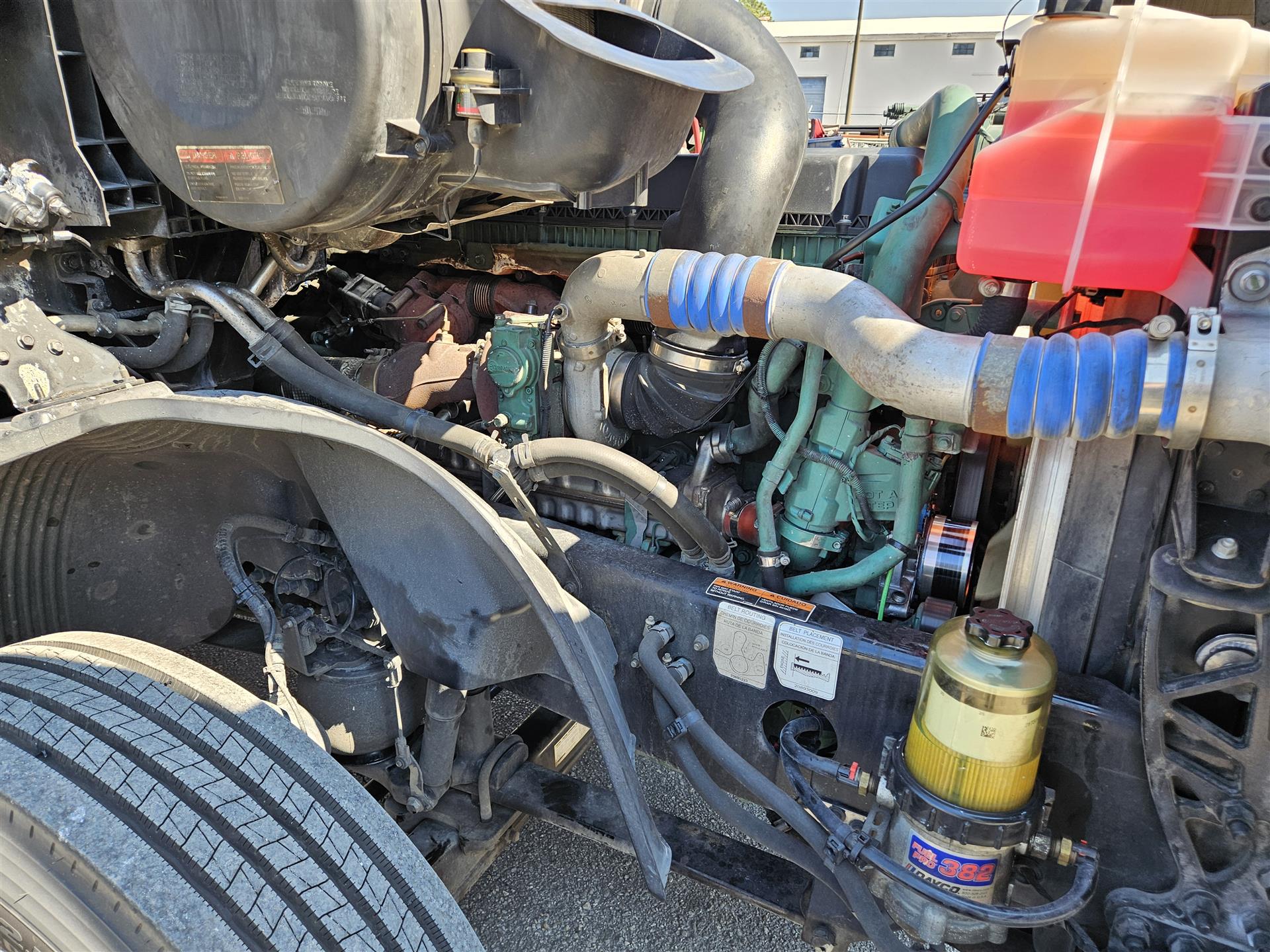 2022 Volvo - image 13