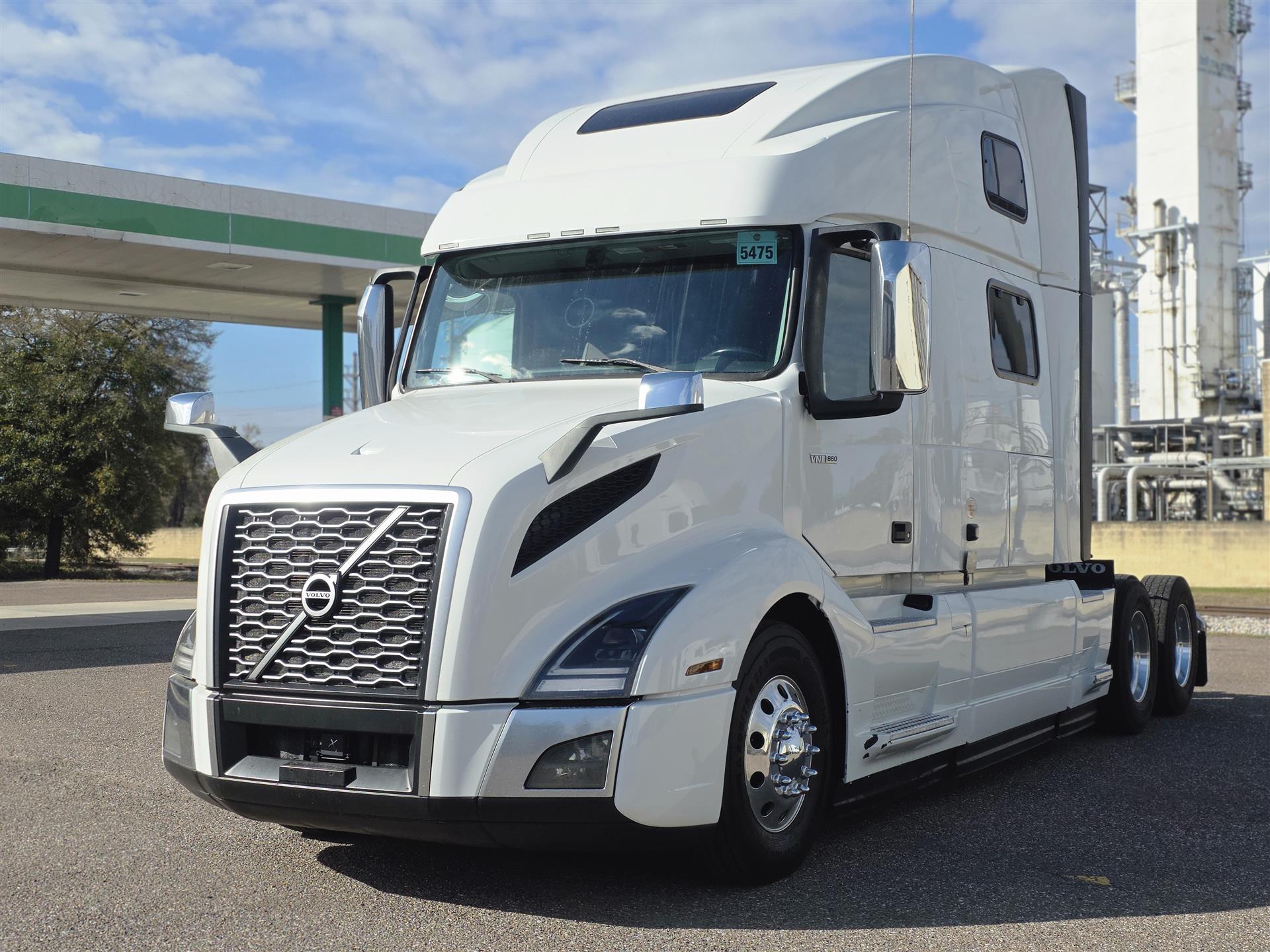 2023 Volvo VNL64T860