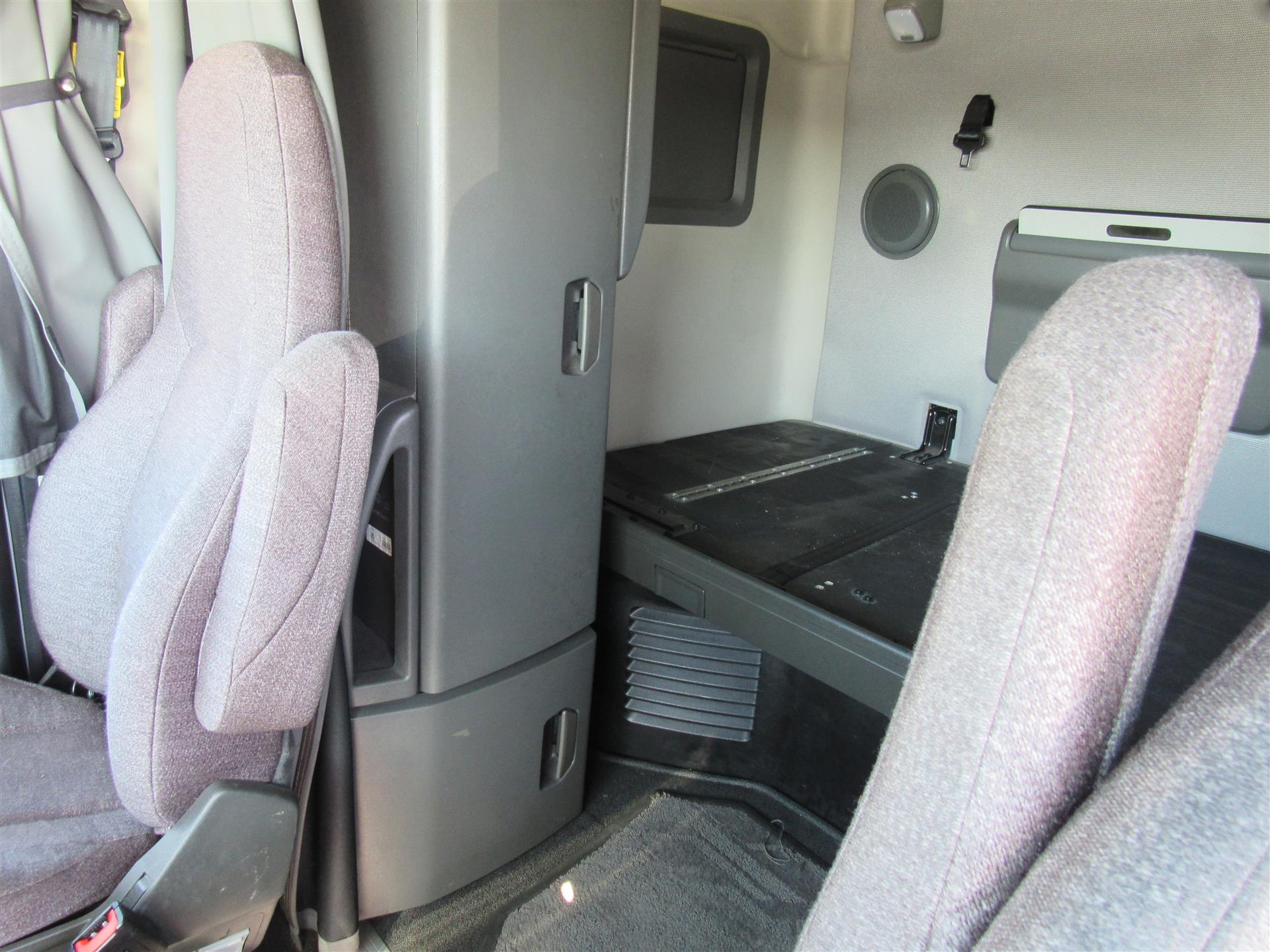 2022 Volvo — photo 15