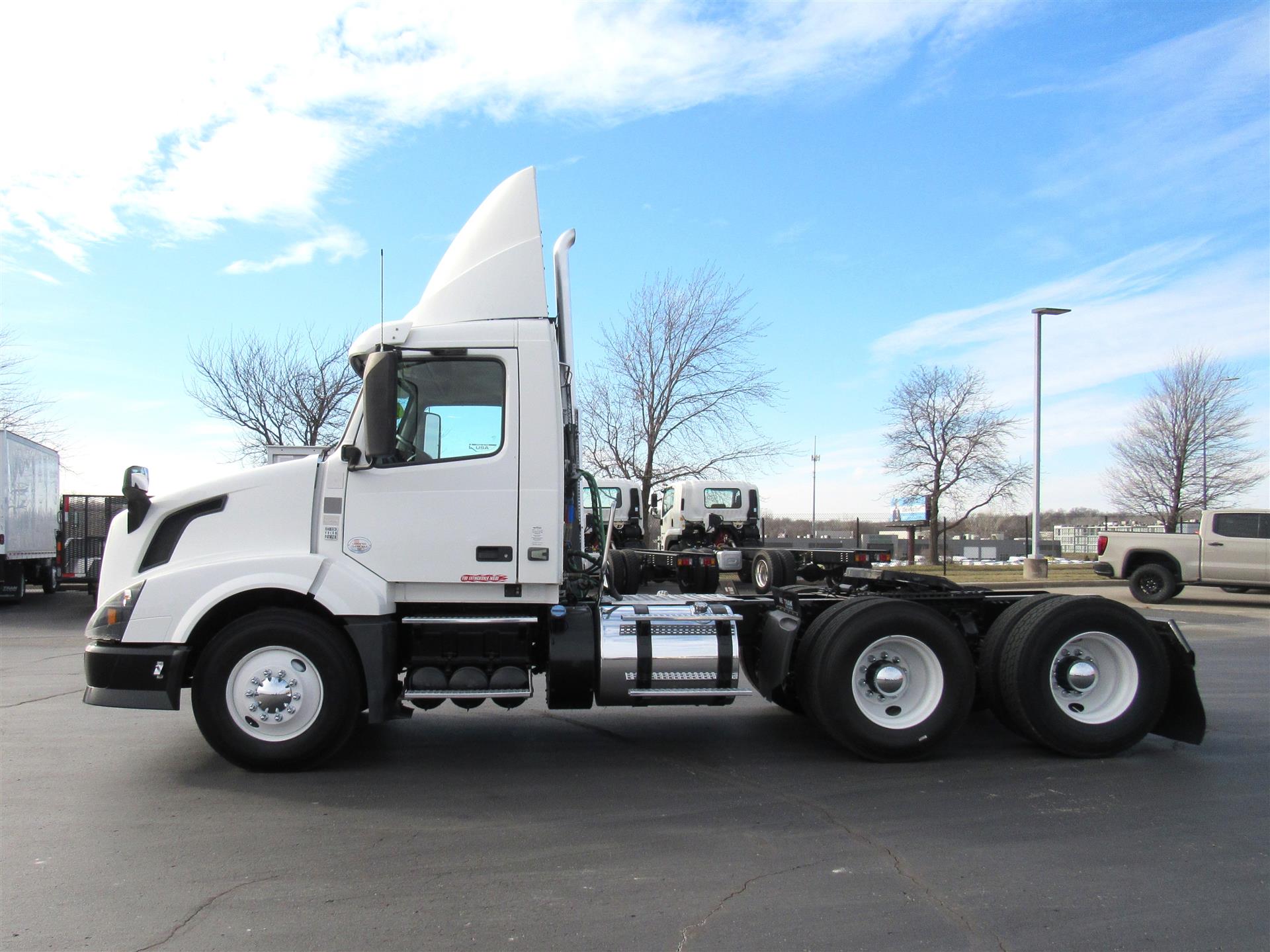 2015 Volvo - image 3