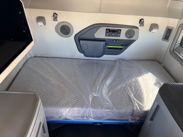 2026 Volvo - image 5