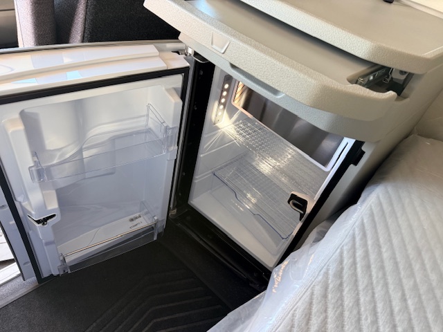 2026 Volvo - image 7