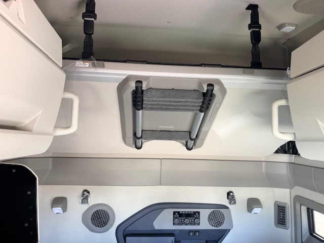 2026 Volvo - image 6