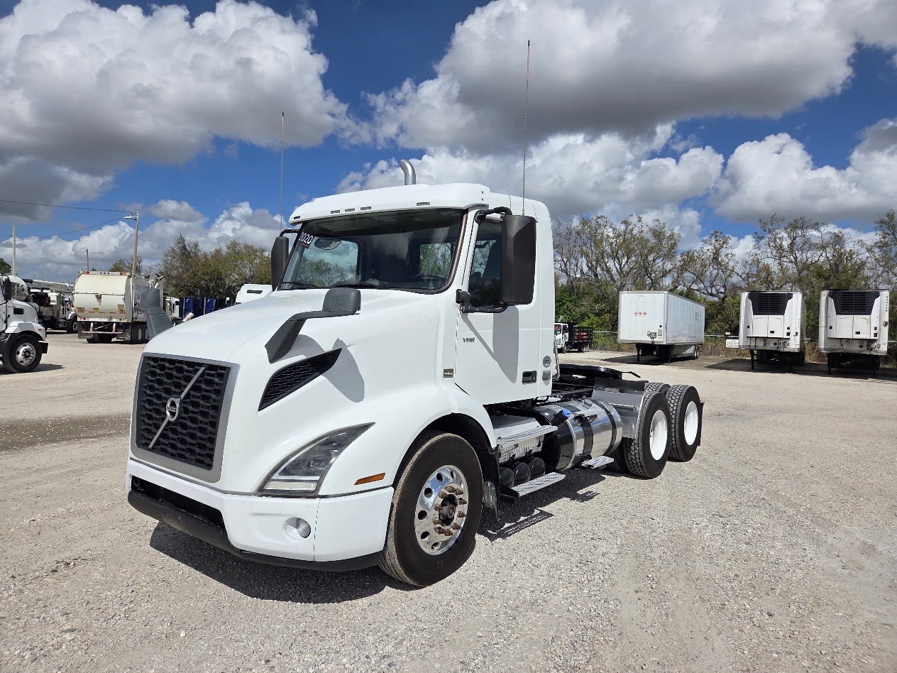 2020 Volvo VNR64T300