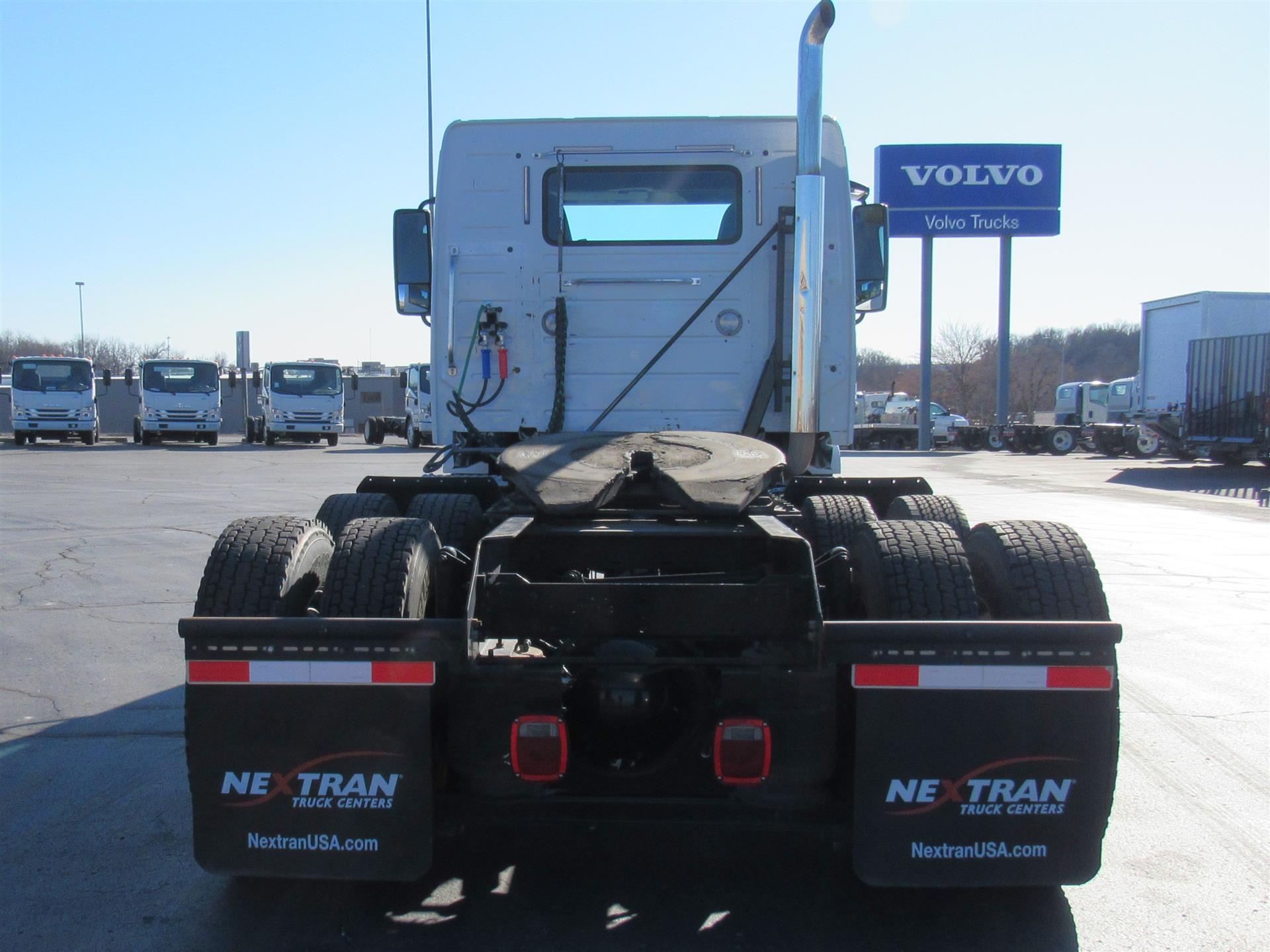 2014 Volvo - image 4