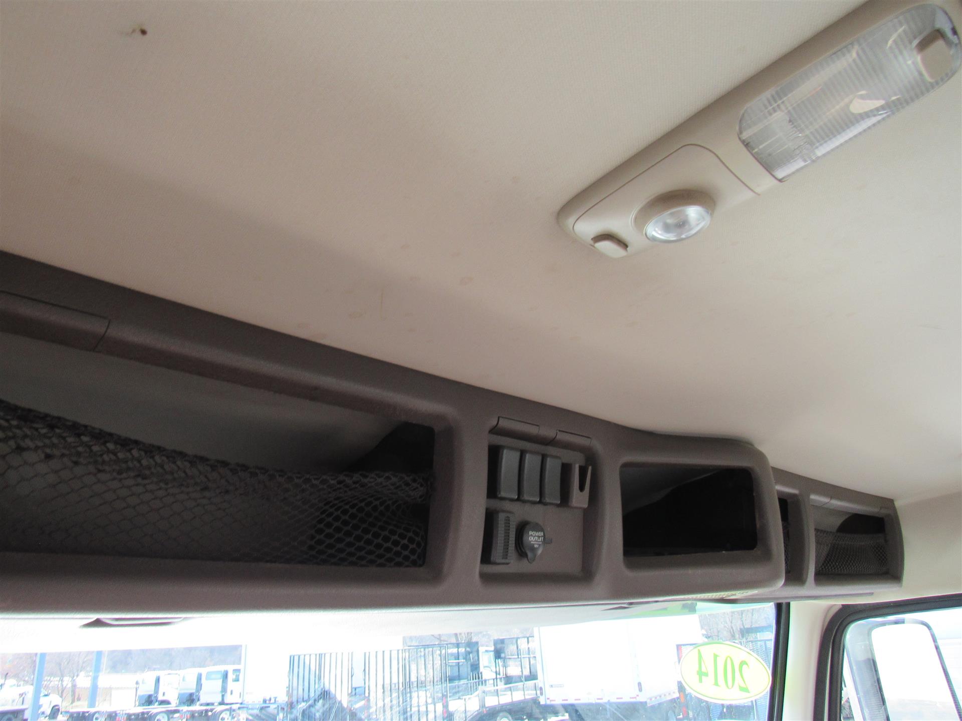 2014 Volvo - image 11