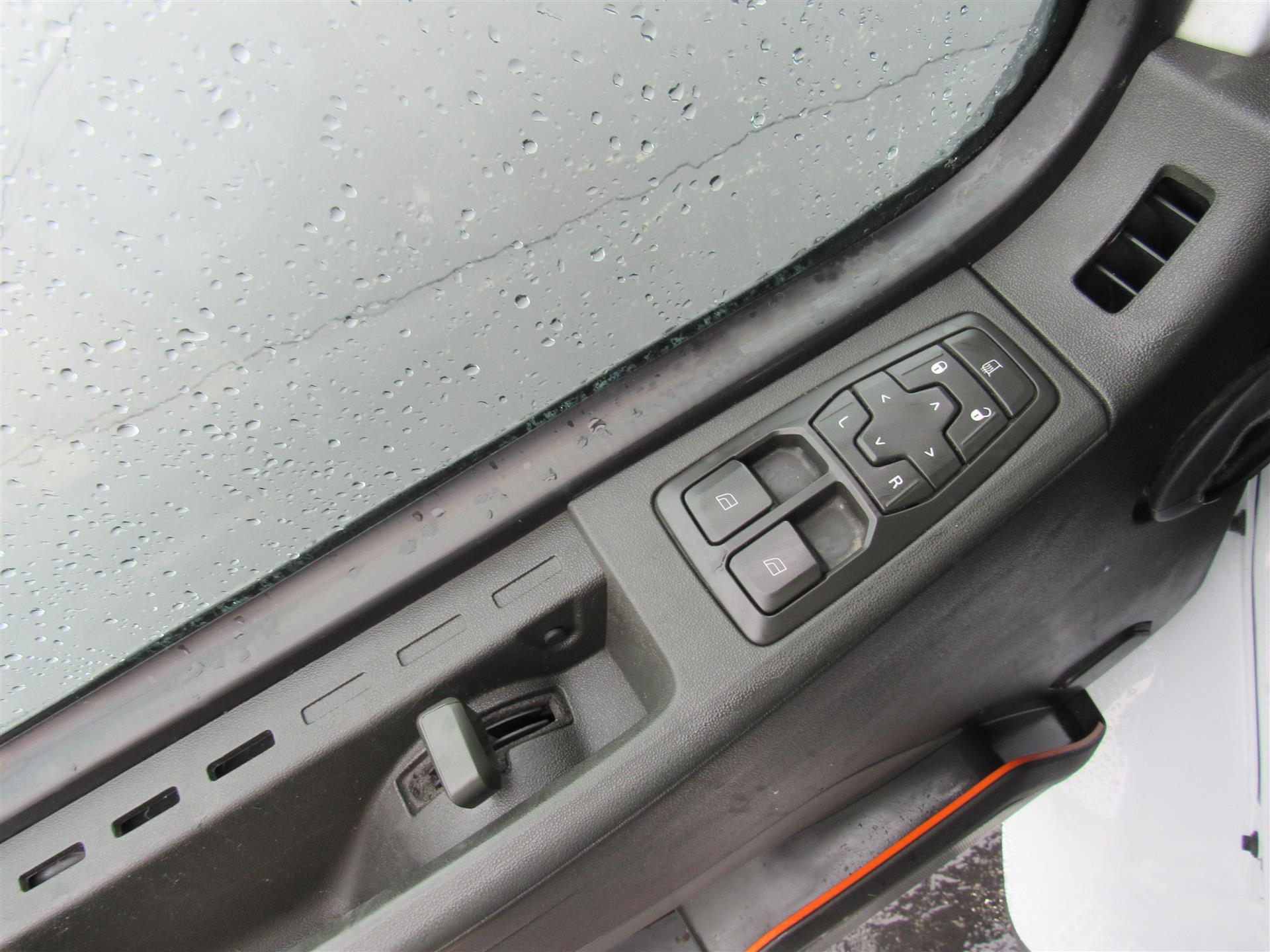 2021 Volvo - image 9