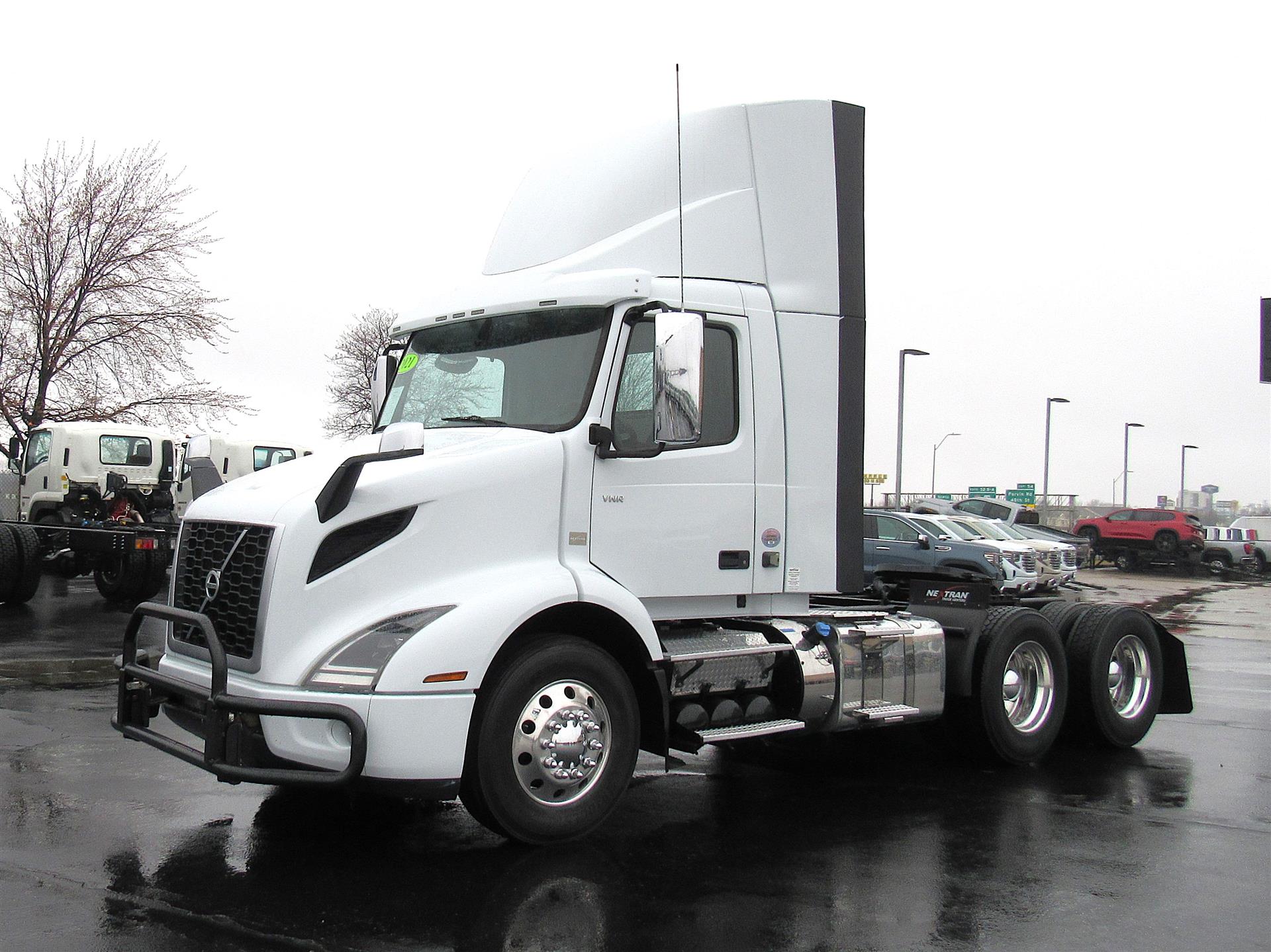 2021 Volvo VNR64T300