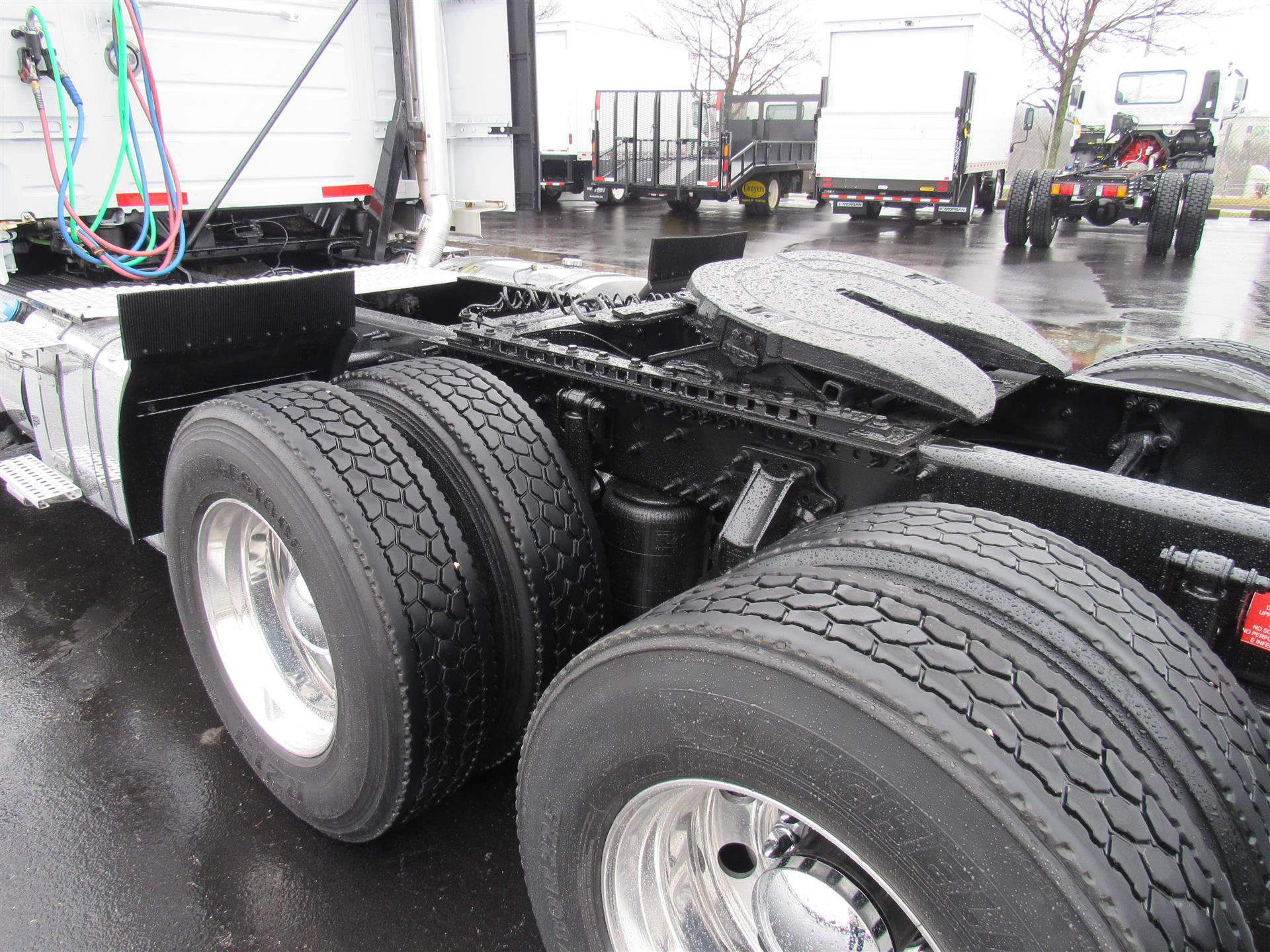 2021 Volvo - image 3