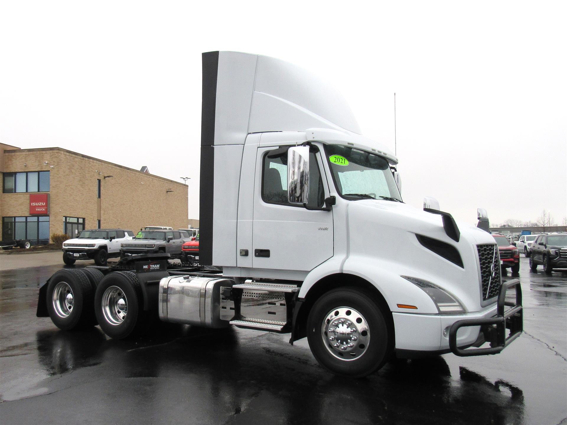 2021 Volvo - image 7