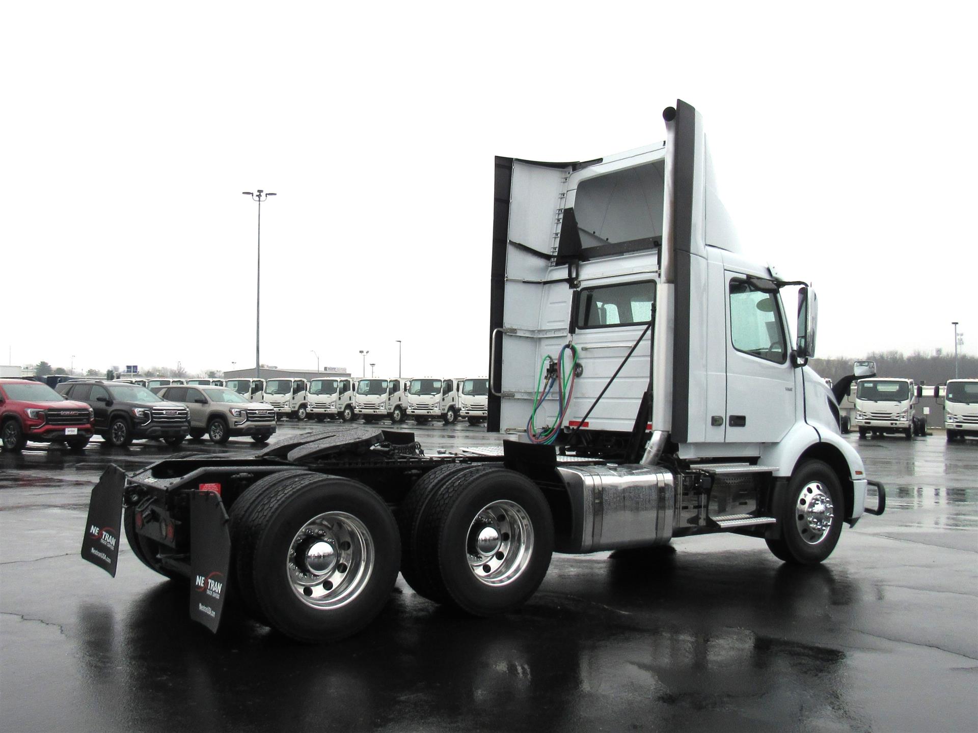 2021 Volvo - image 5