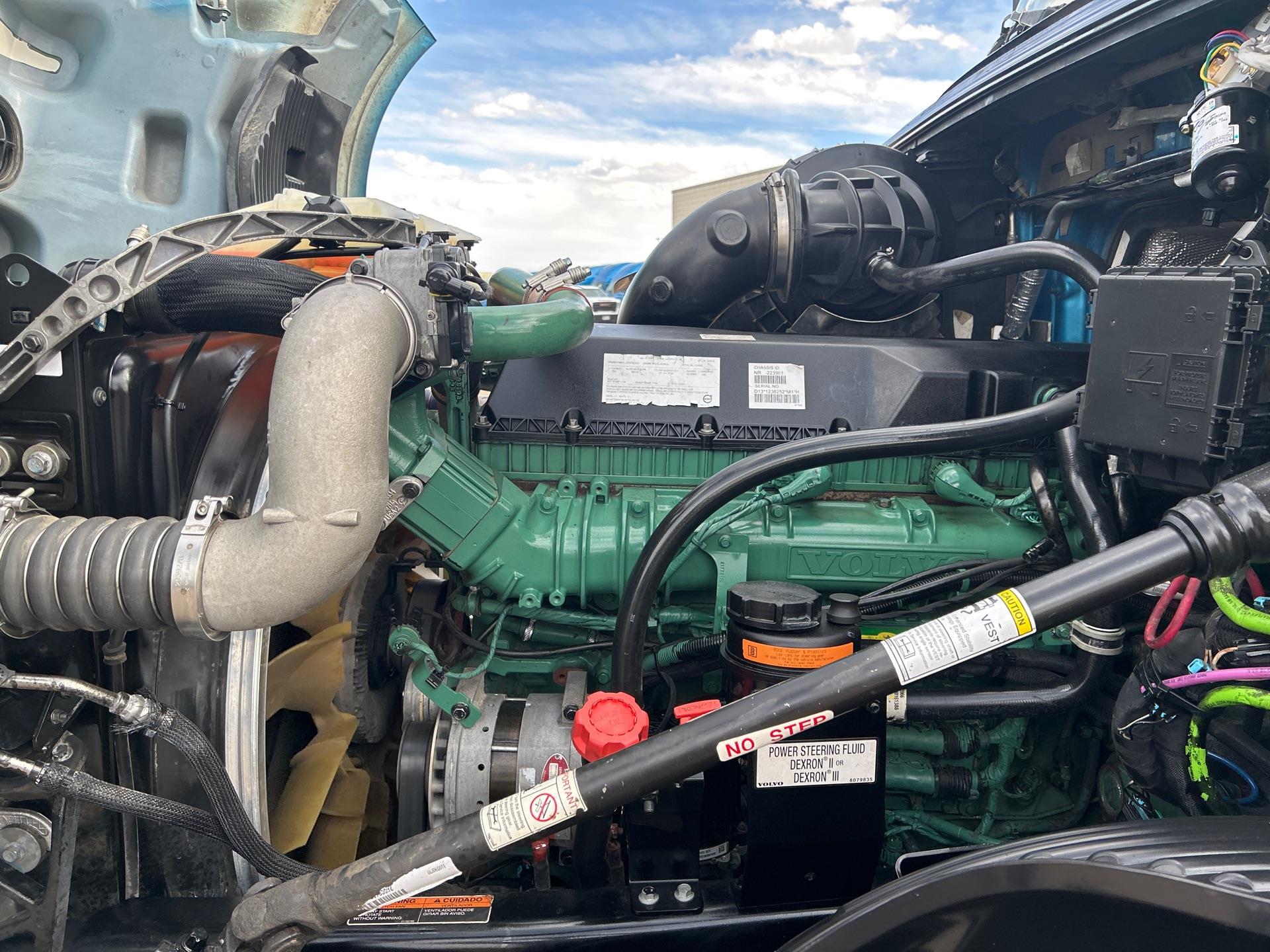 2019 Volvo - image 7