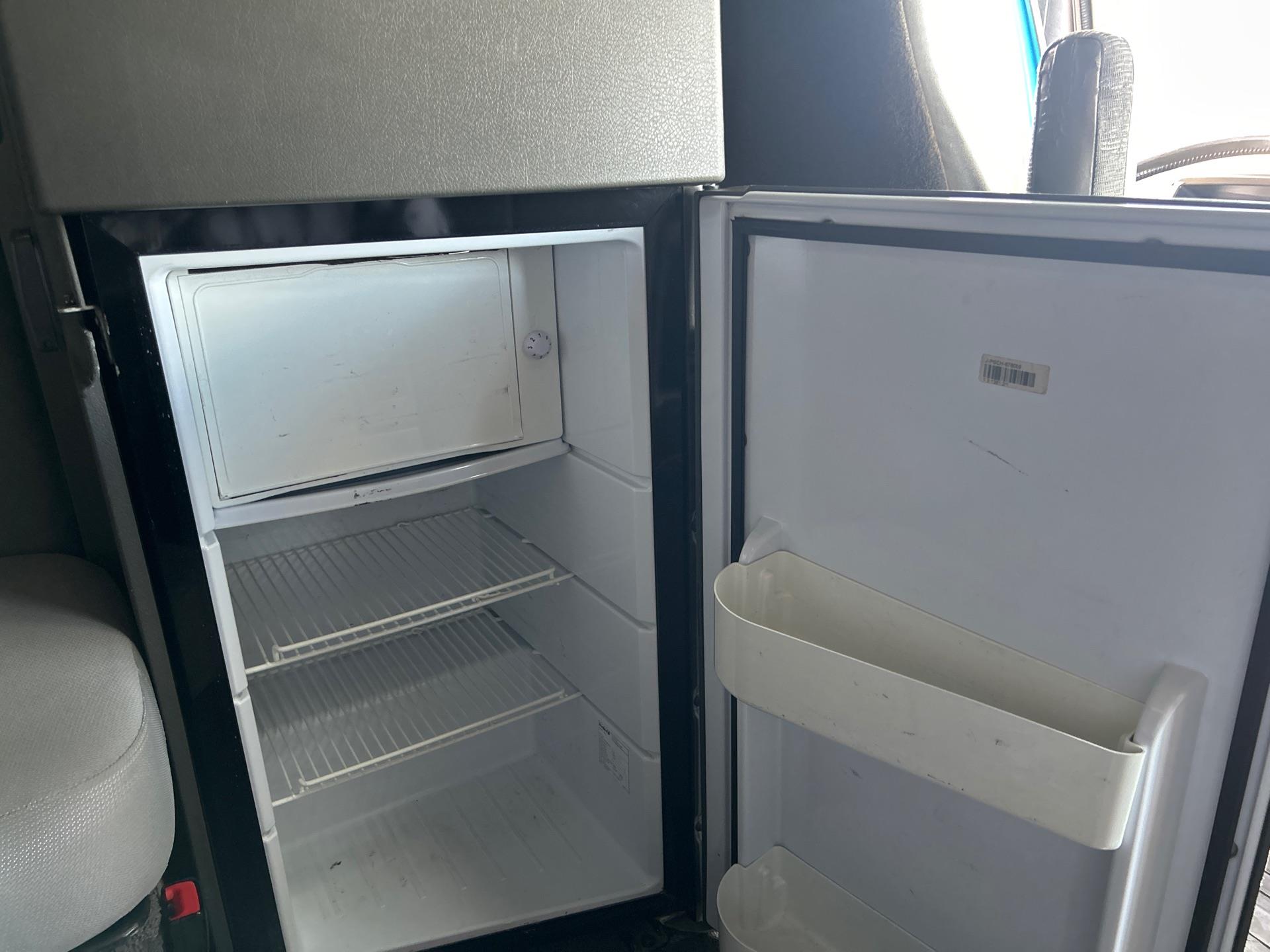 2019 Volvo - image 16