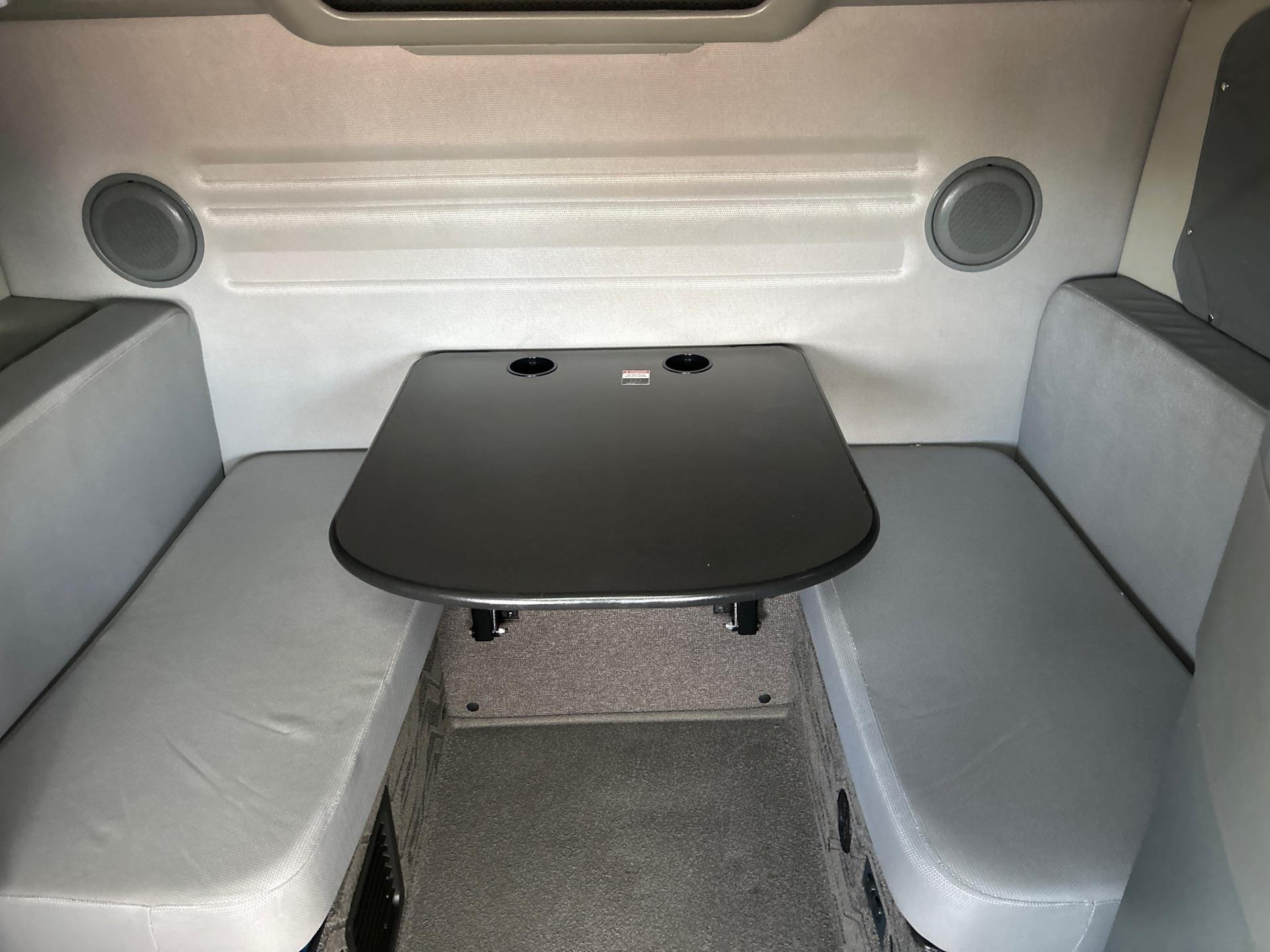 2019 Volvo - image 21