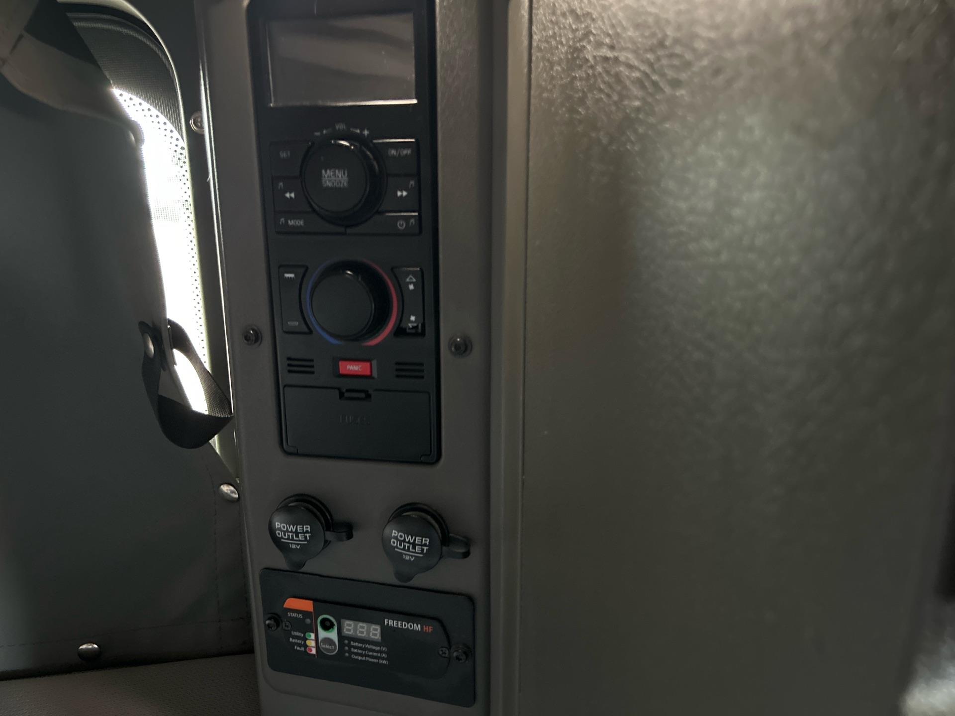 2019 Volvo - image 23