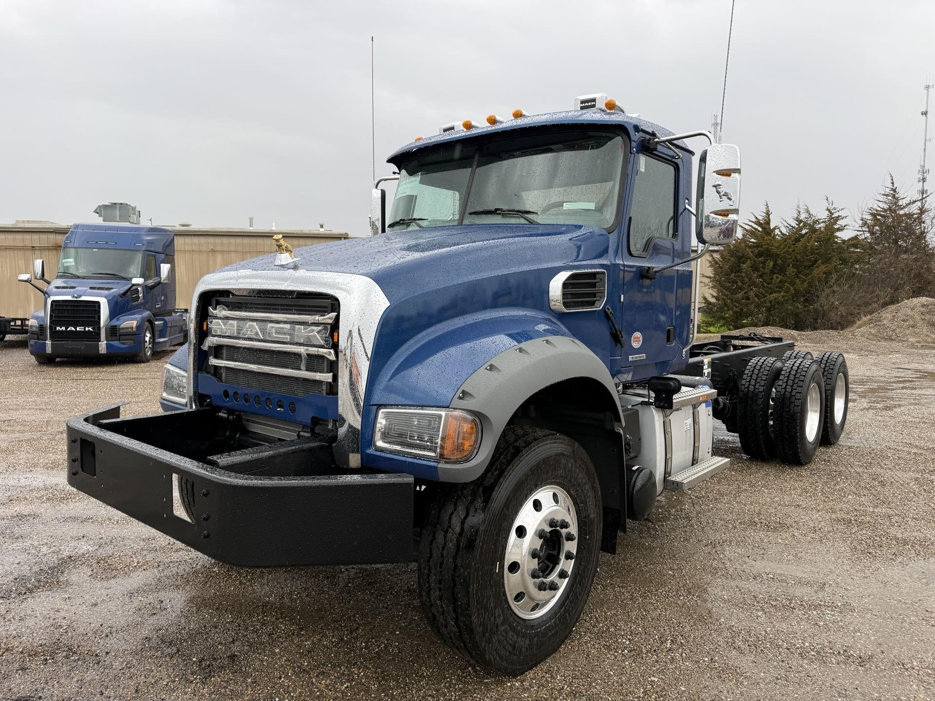 2027 Mack GR64F