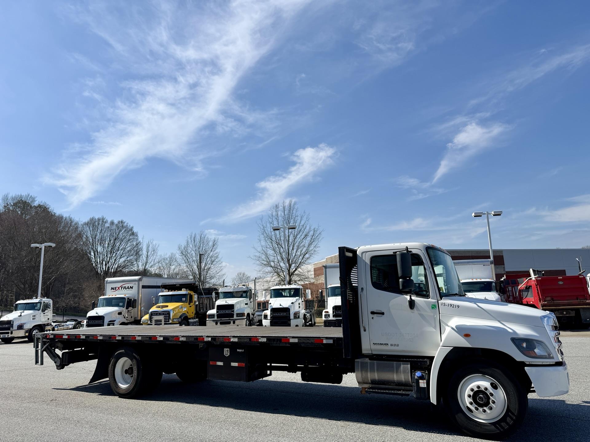 2019 Hino 268 - image 6