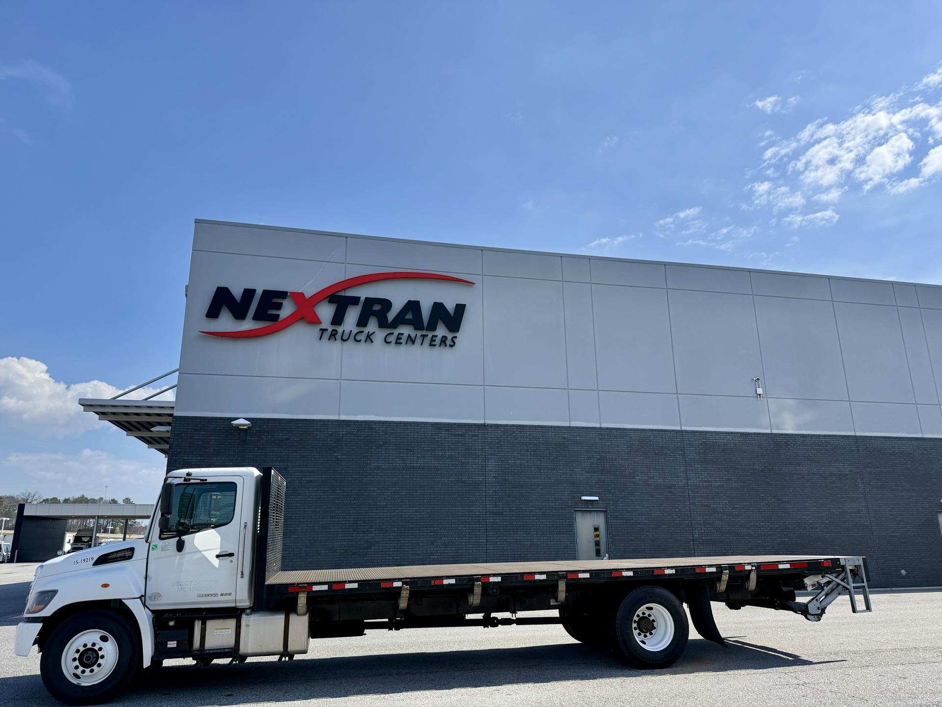 2019 Hino 268 - image 2