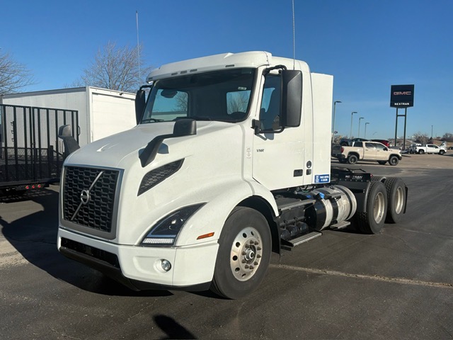 2023 Volvo VNR64T300