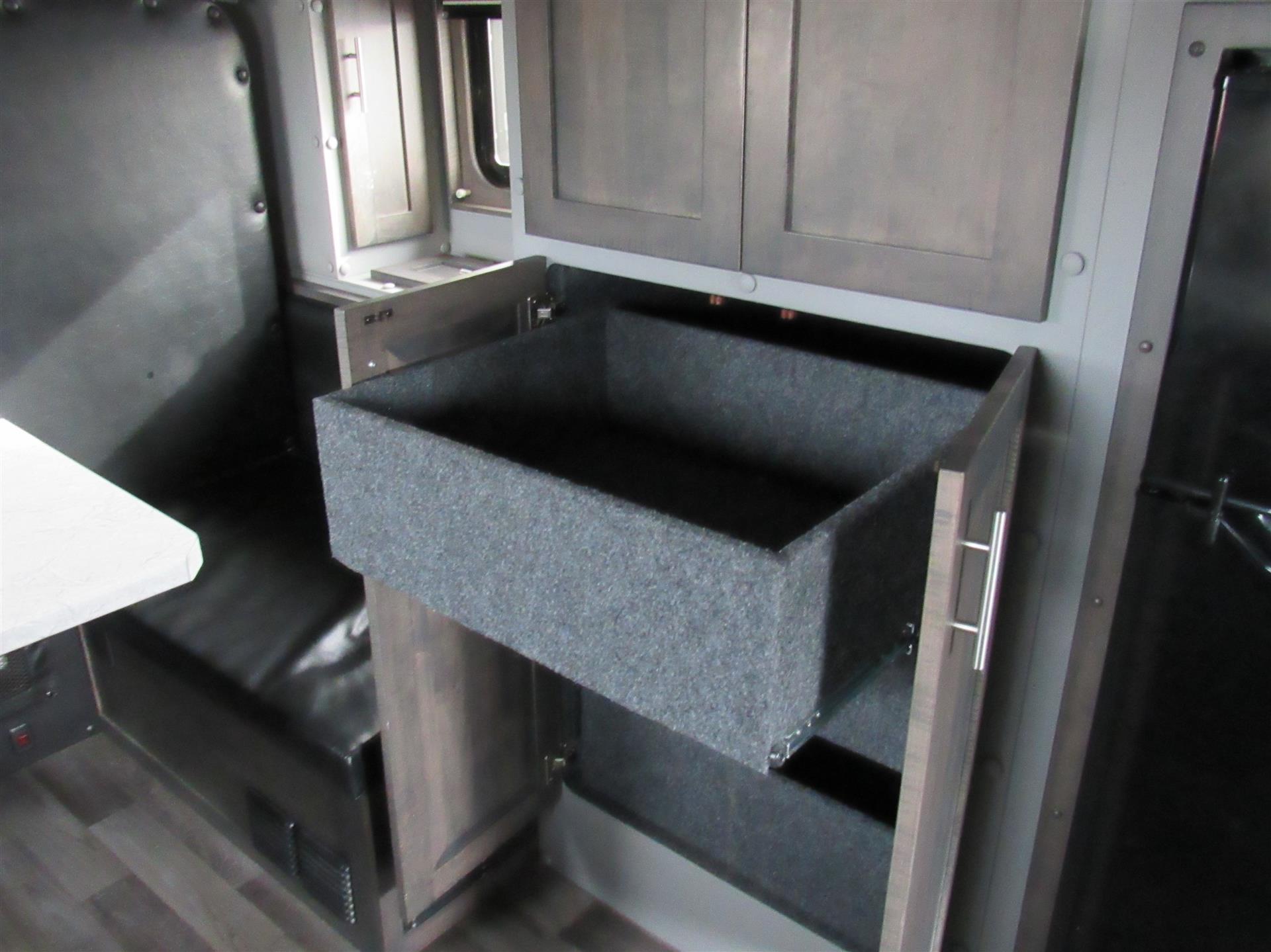 2023 Volvo - image 24