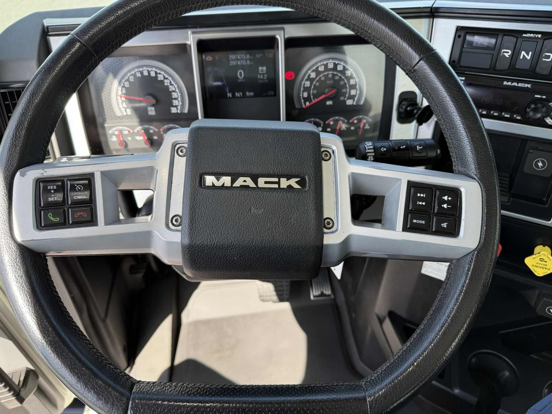 2021 Mack - image 14