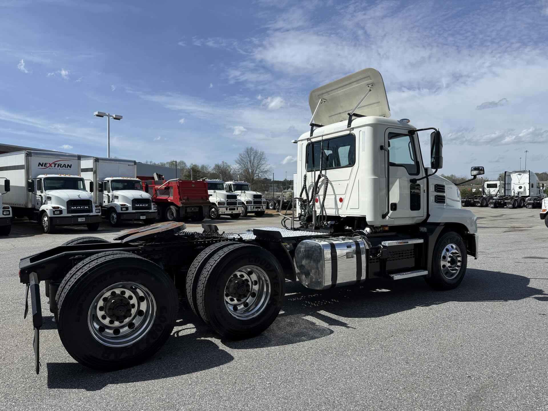 2021 Mack - image 5