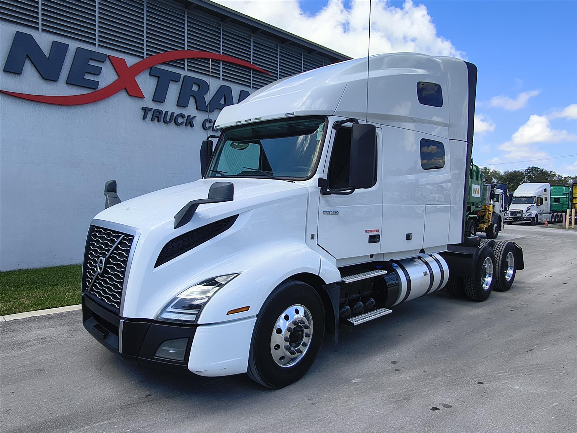 2022 Volvo VNL64T760