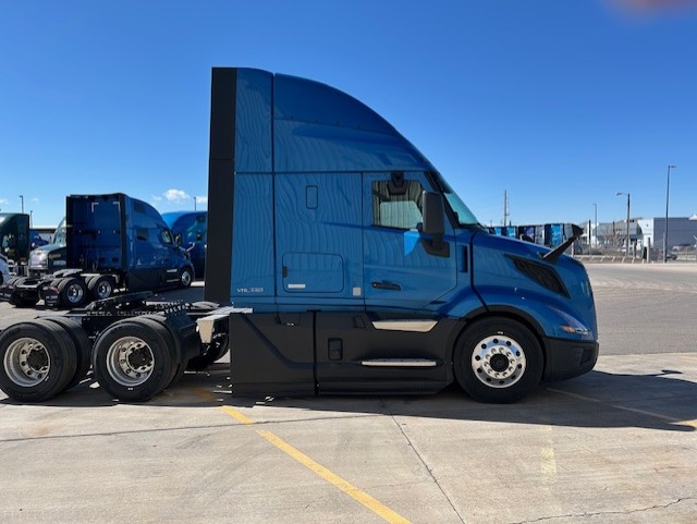 2026 Volvo - image 5