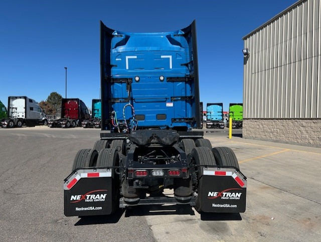 2026 Volvo - image 4