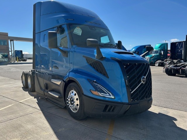 2026 Volvo - image 3