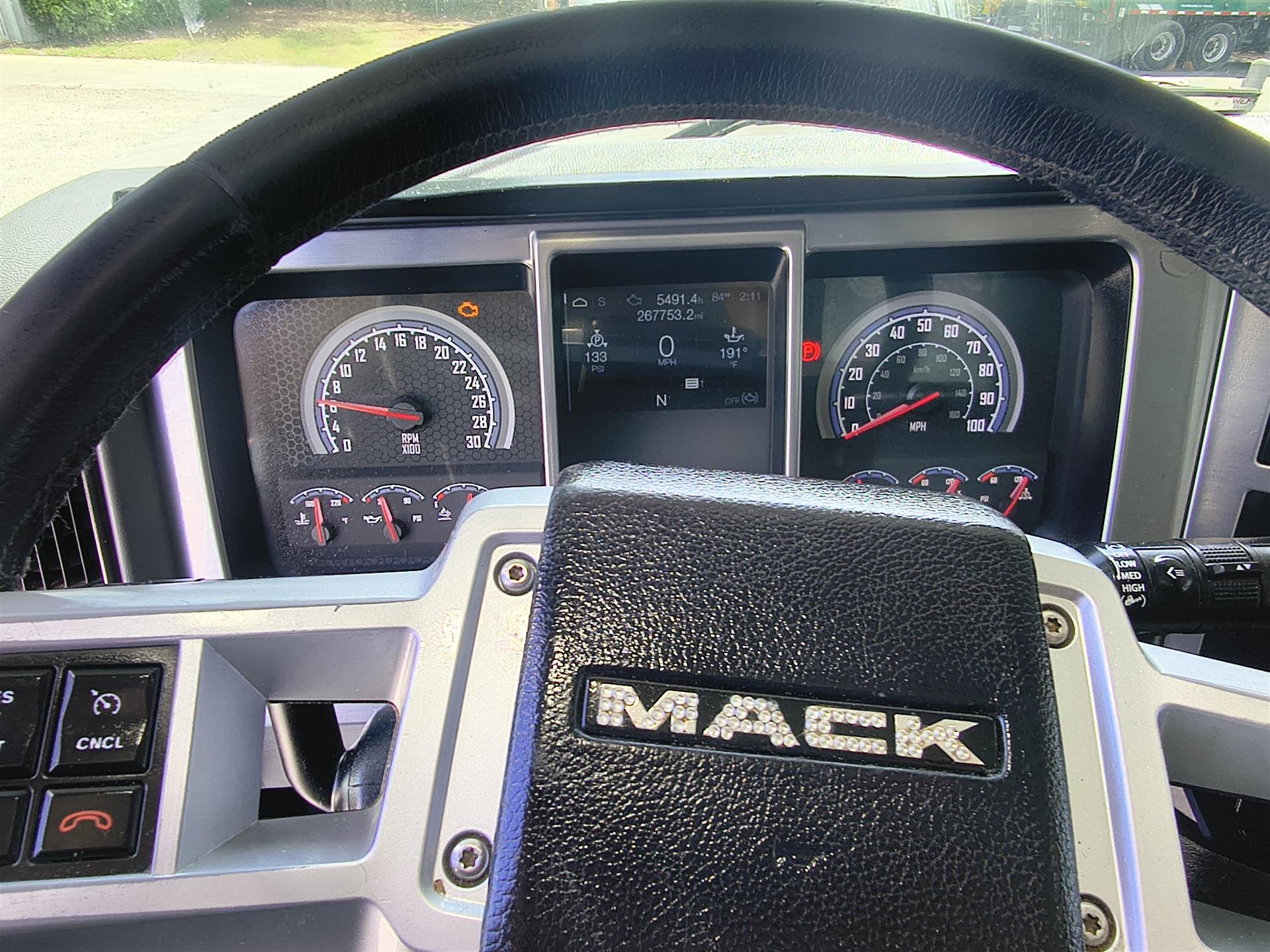 2020 Mack - image 11