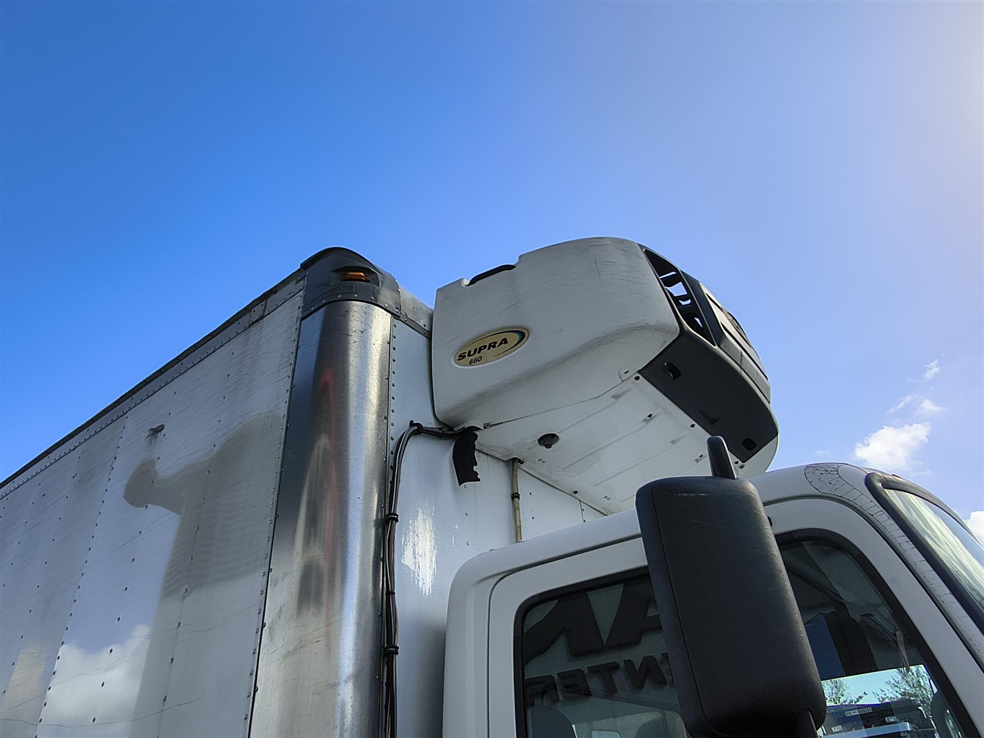 2019 Hino 268 - image 10