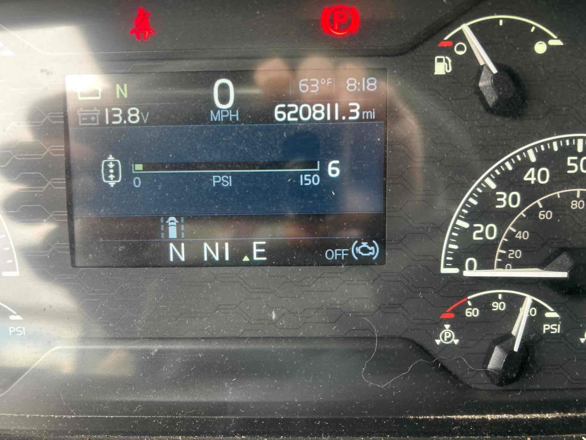 2020 Volvo - image 8