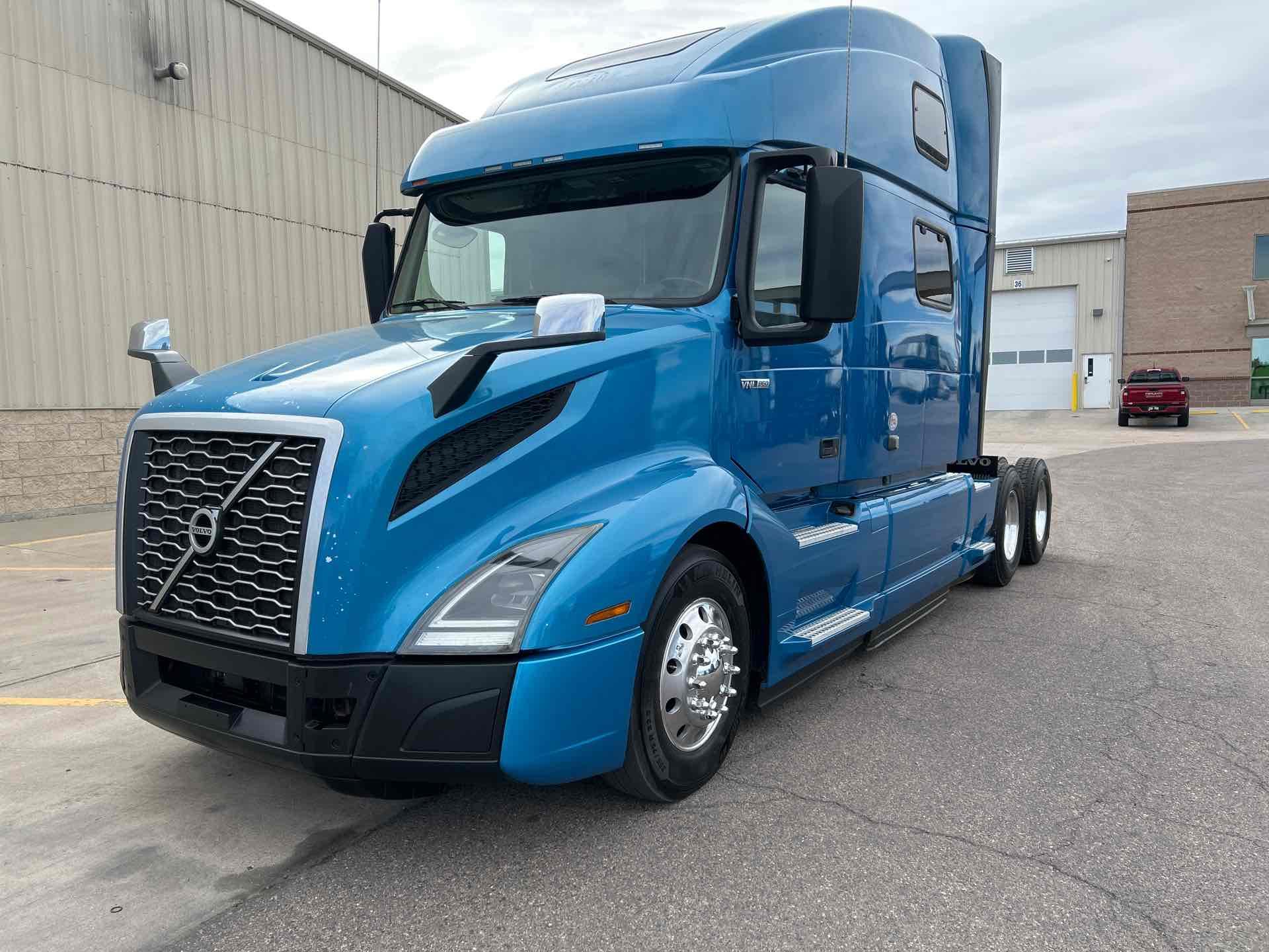 2019 Volvo VNL64T860