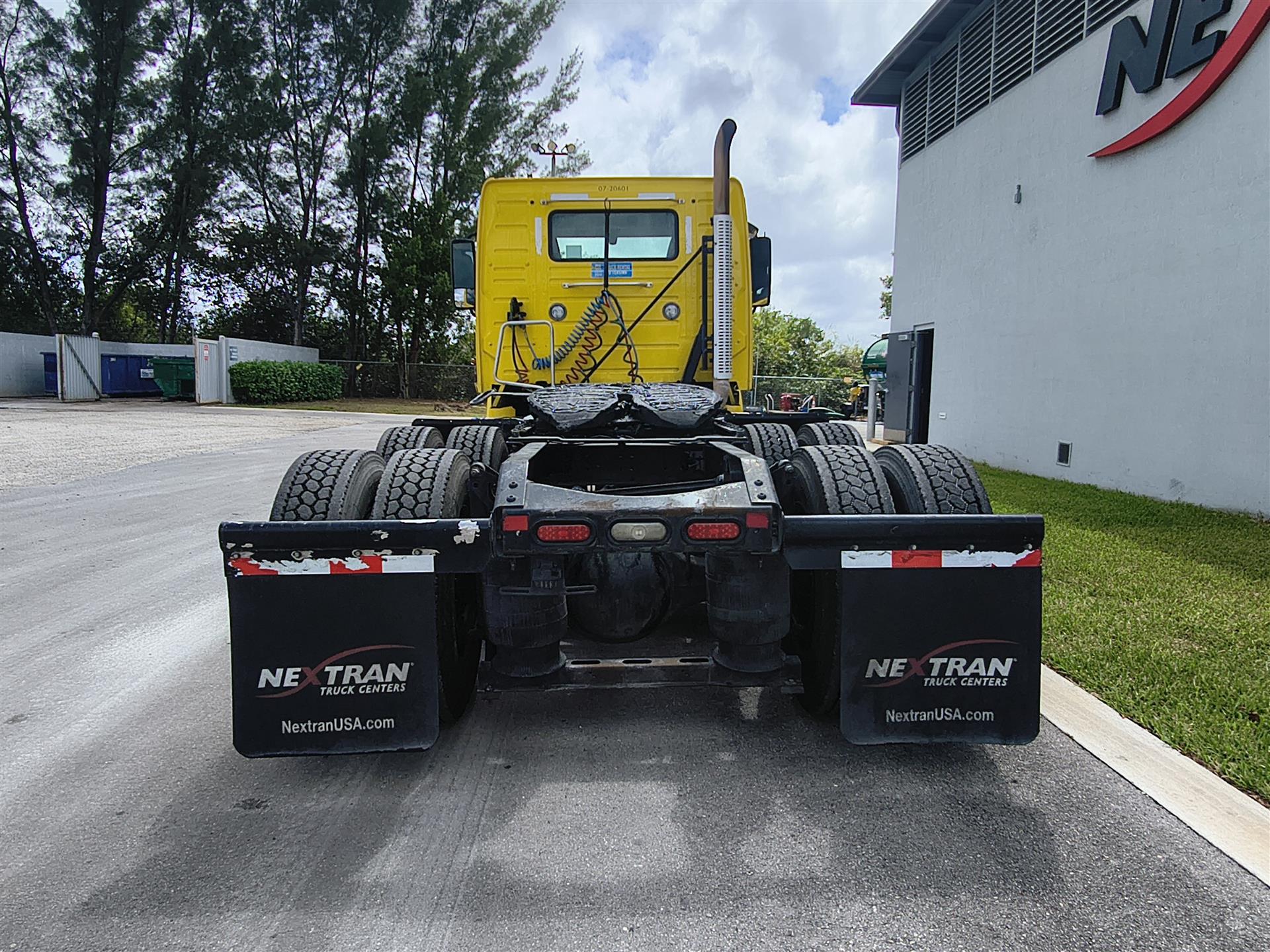 2020 Volvo - image 6