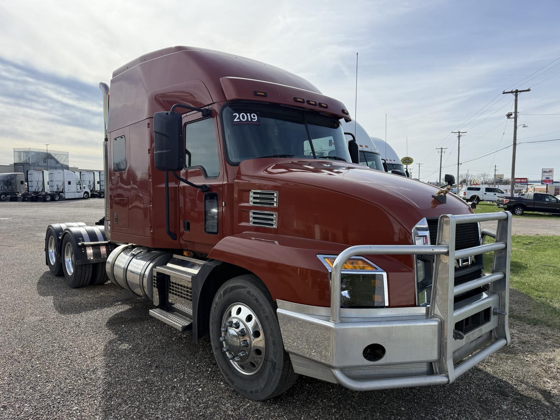 2019 Mack - image 2
