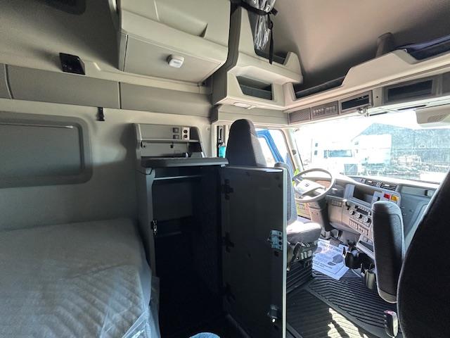 2026 Volvo - image 10