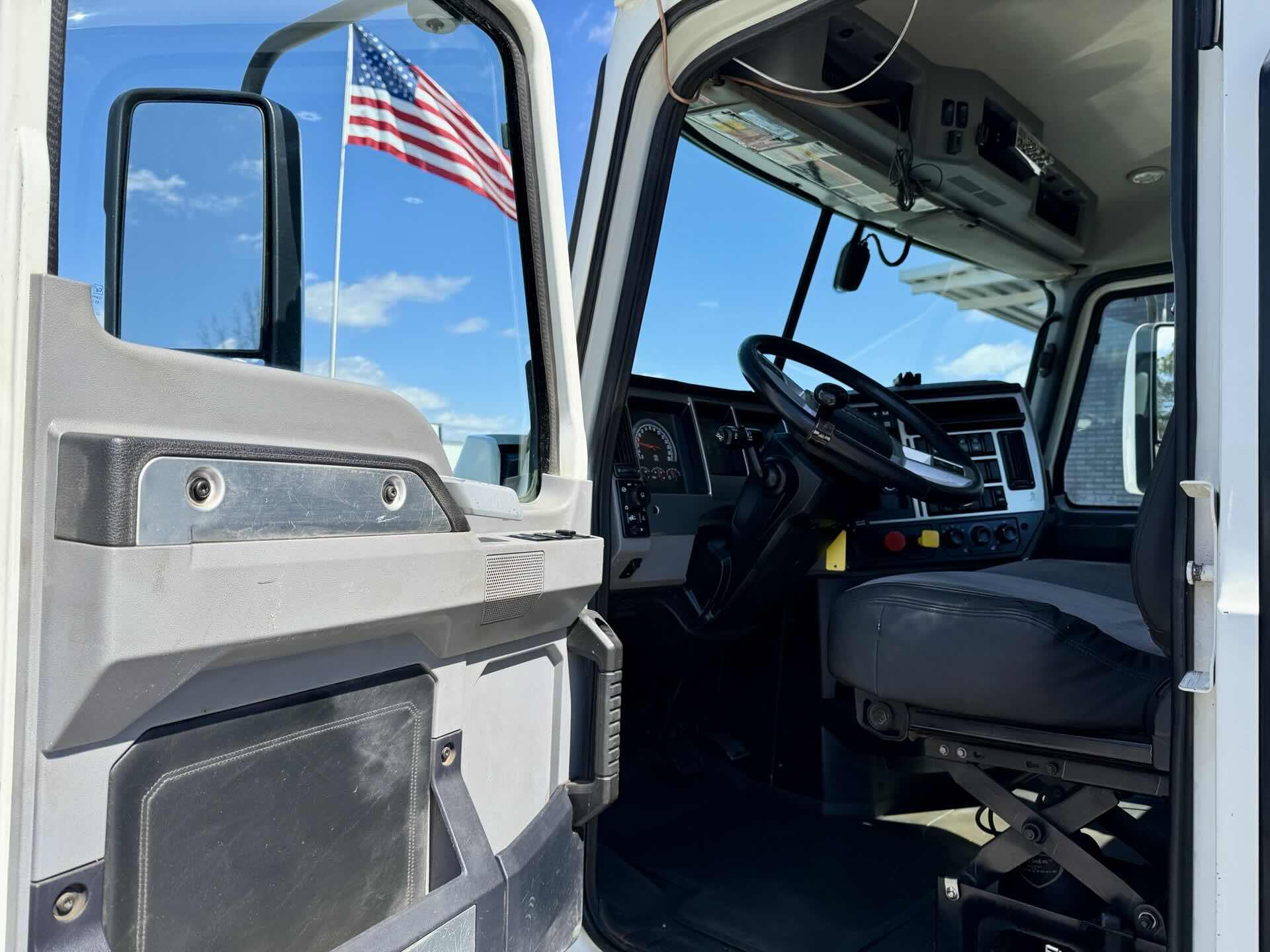 2021 Mack - image 10