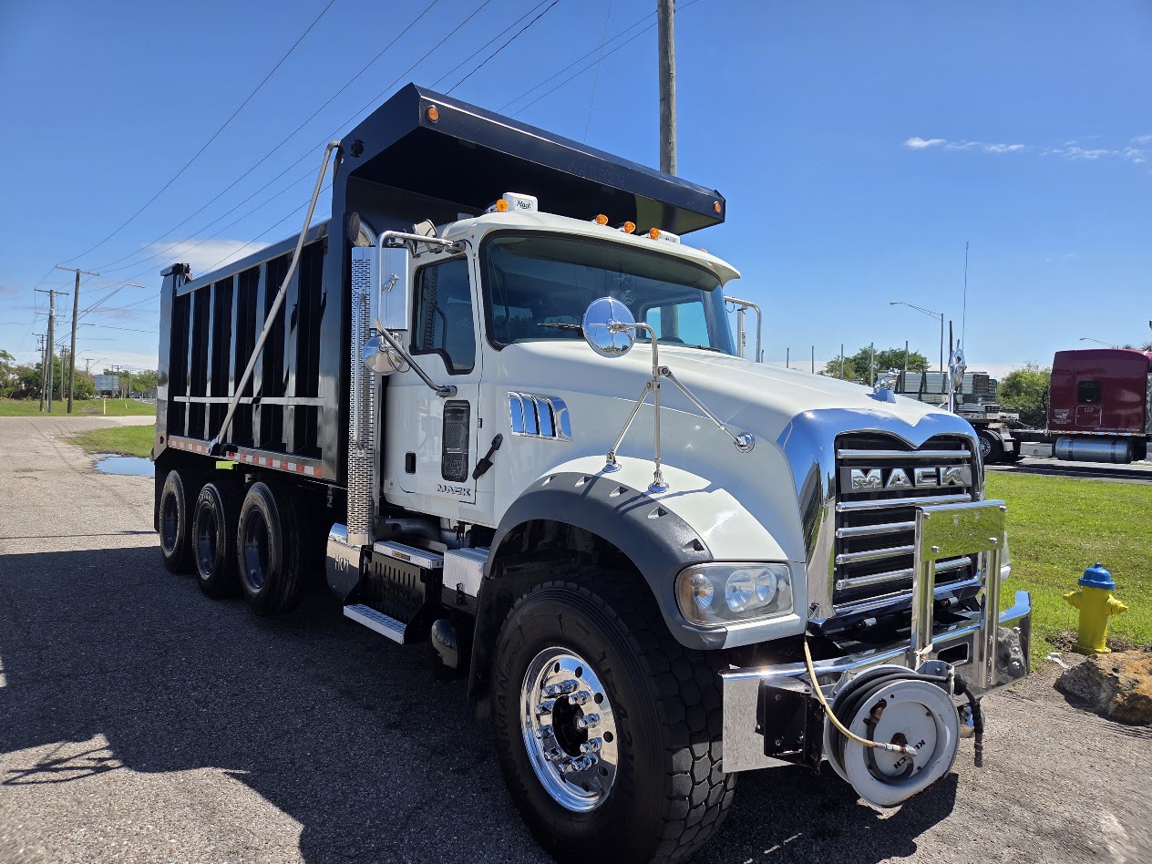 2017 Mack Granite — photo 4
