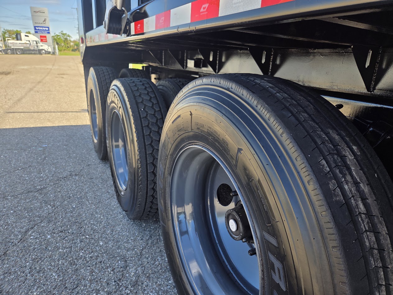 2017 Mack Granite — photo 10